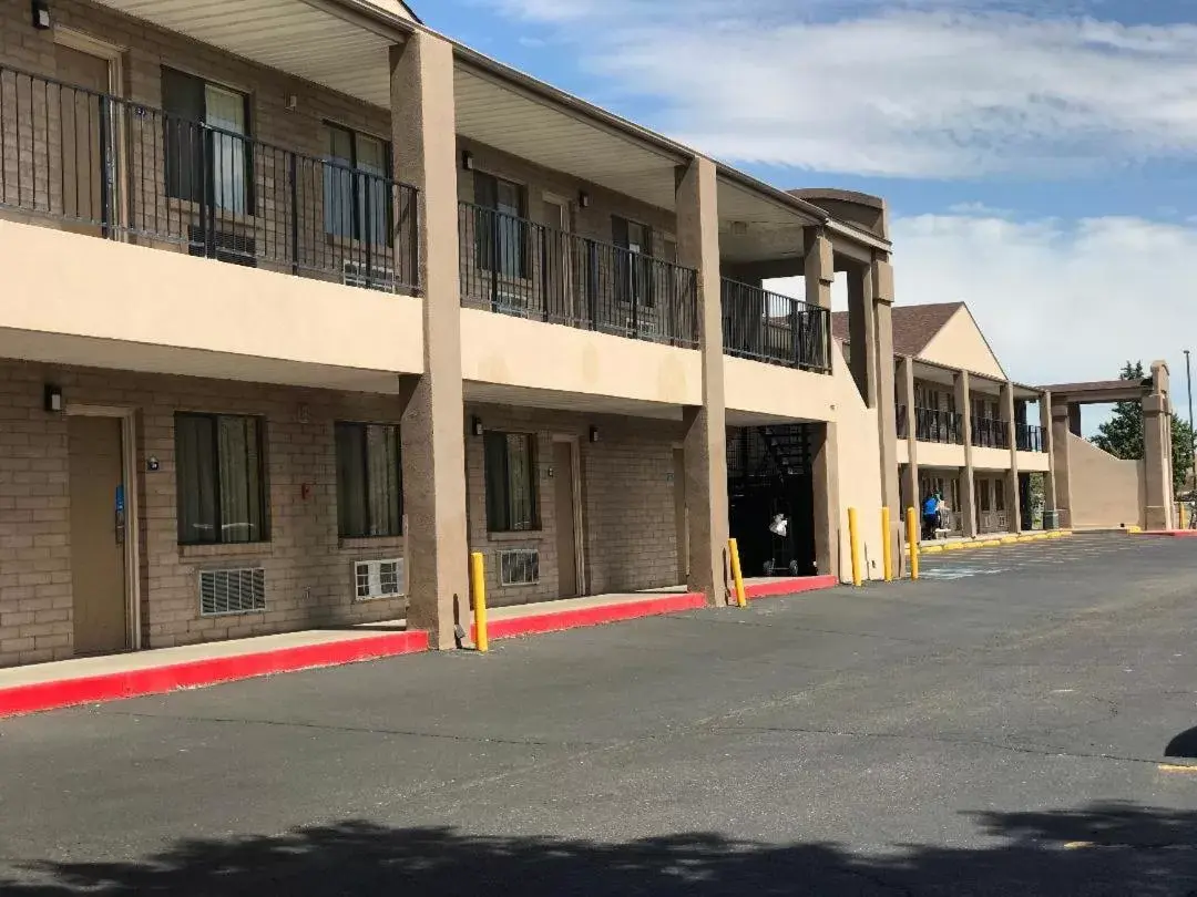 Property Building in Days Inn by Wyndham Albuquerque West