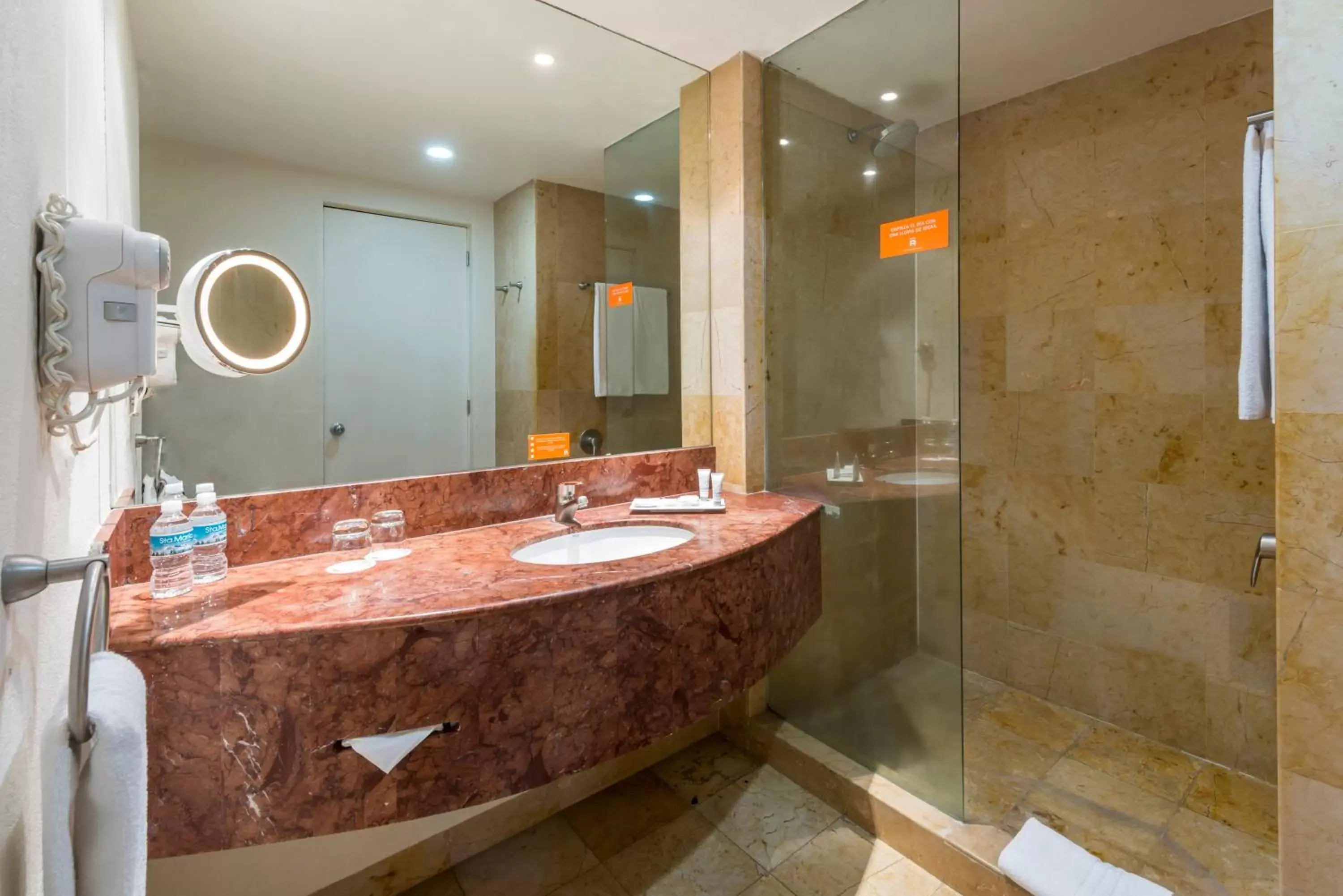 Bathroom in Real Inn Perinorte