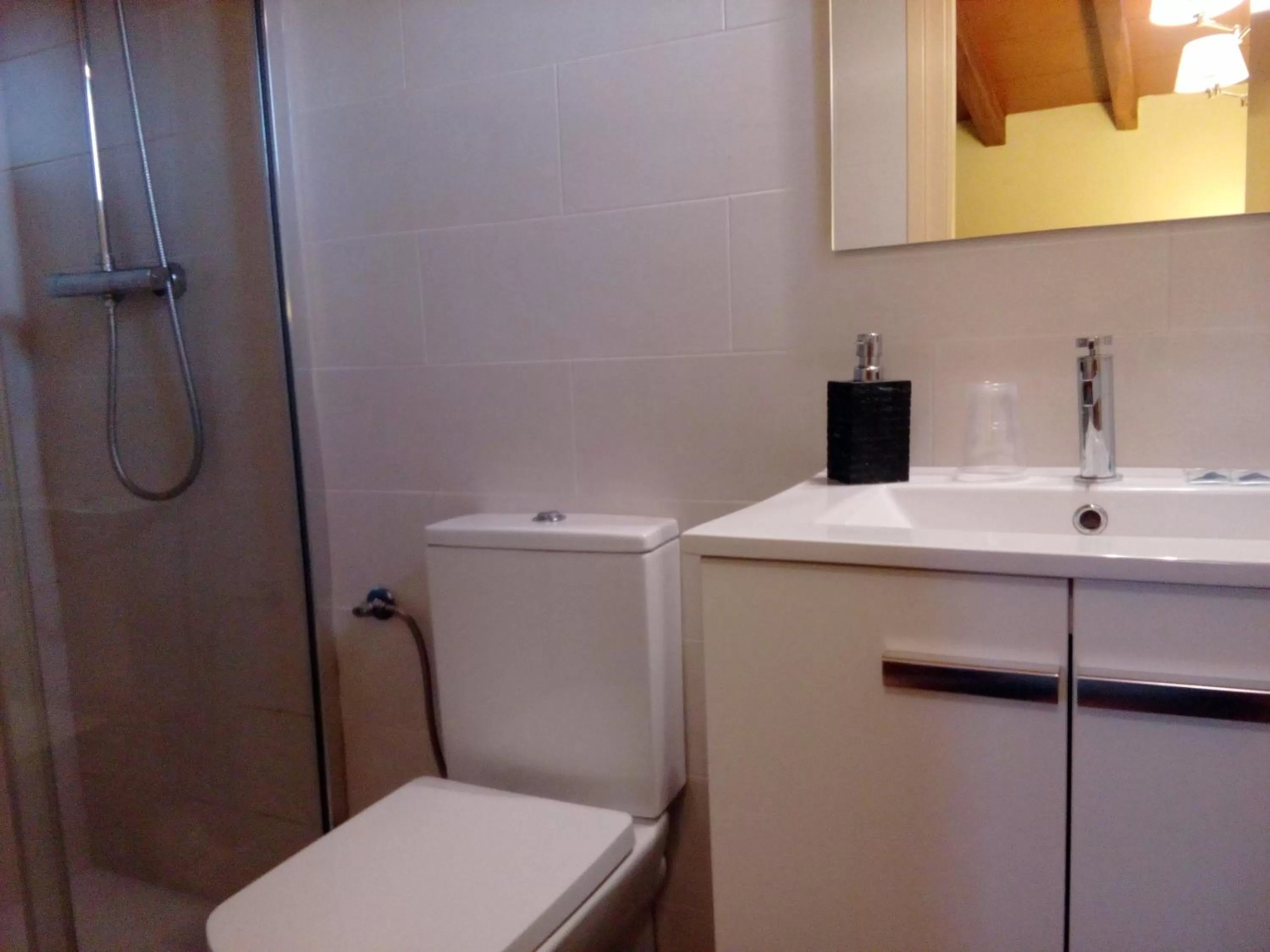 Shower in CAN MENCIÓ - Plaça Major