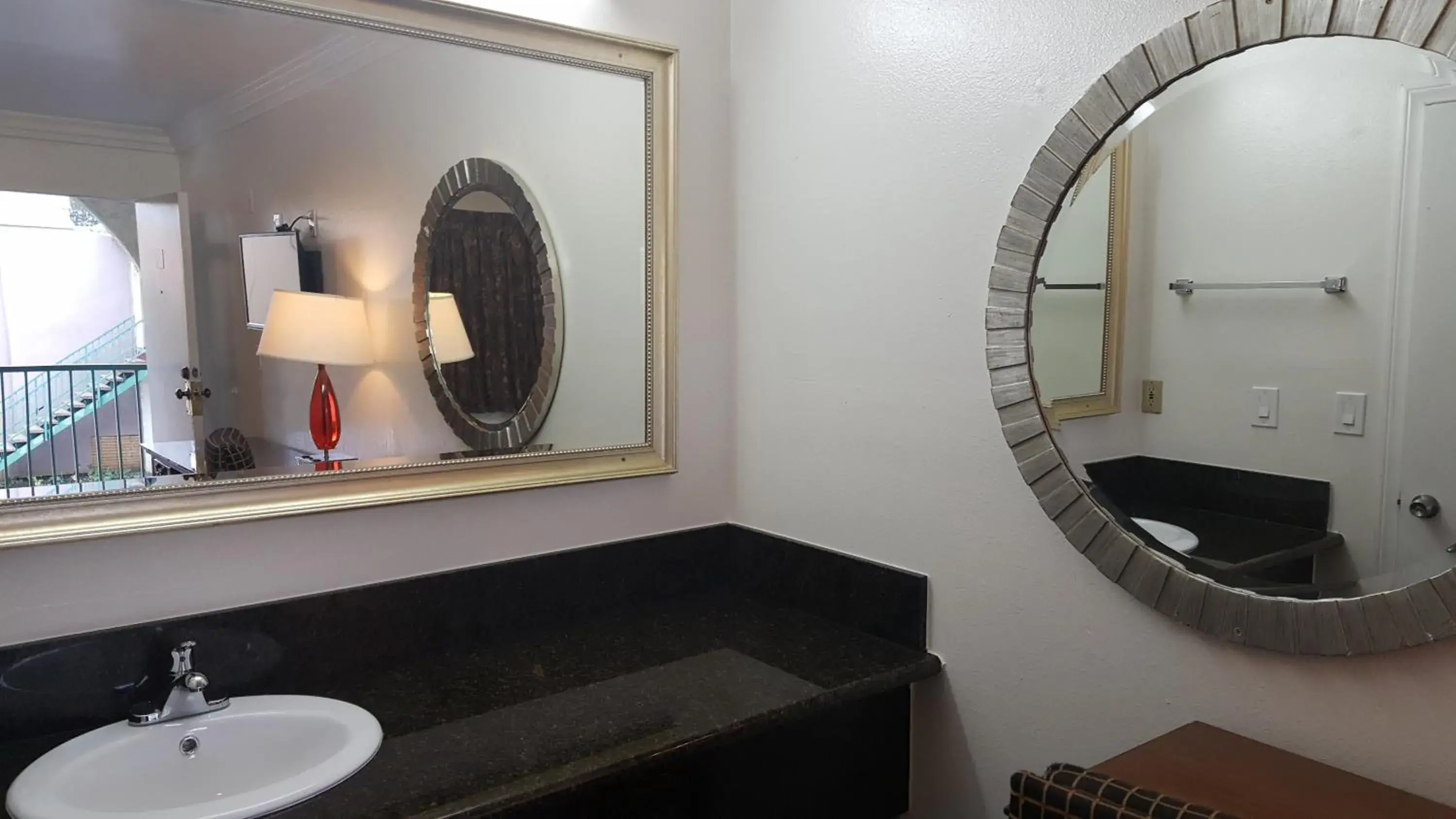 Bathroom in Flamingo Inn Long Beach