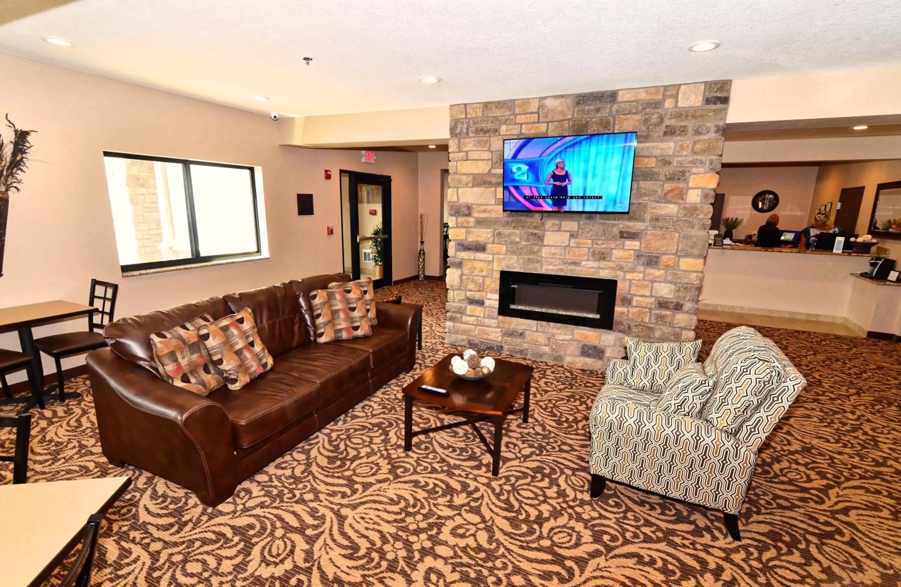 Lobby or reception in Cobblestone Inn & Suites - Clarion