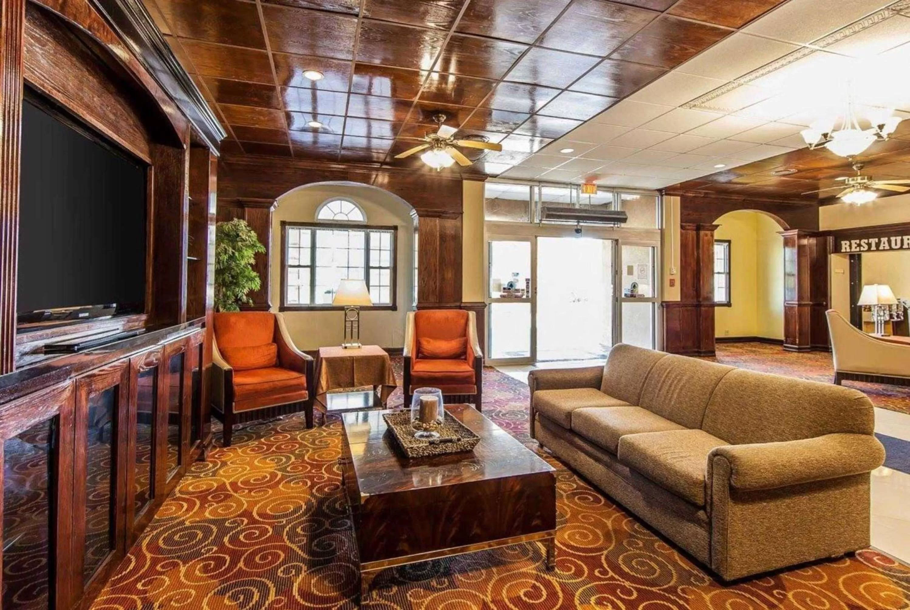 Lobby or reception in Wingate by Wyndham Marietta Conference Center Ohio