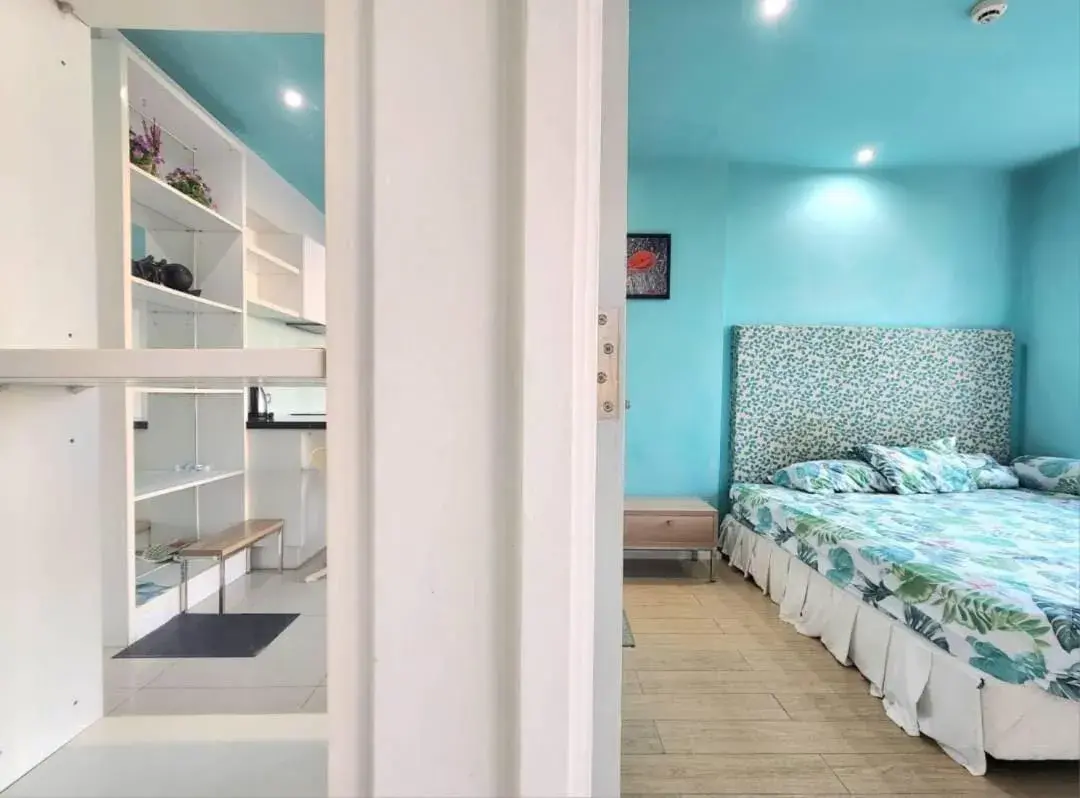 Bed in Atlantic Condo Resort Pattaya by Panisara
