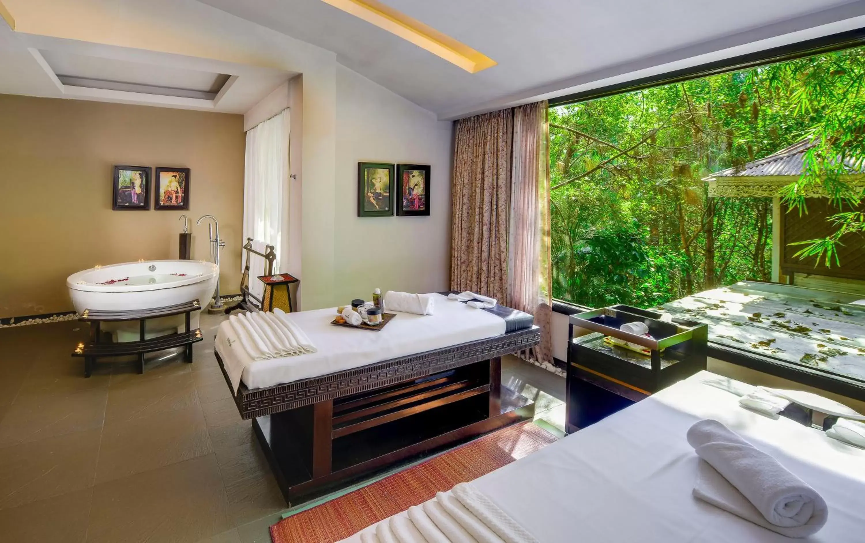 Massage, Bed in Mayfair Spa Resort & Casino Massage, Bed in Mayfair Spa Resort & Casino