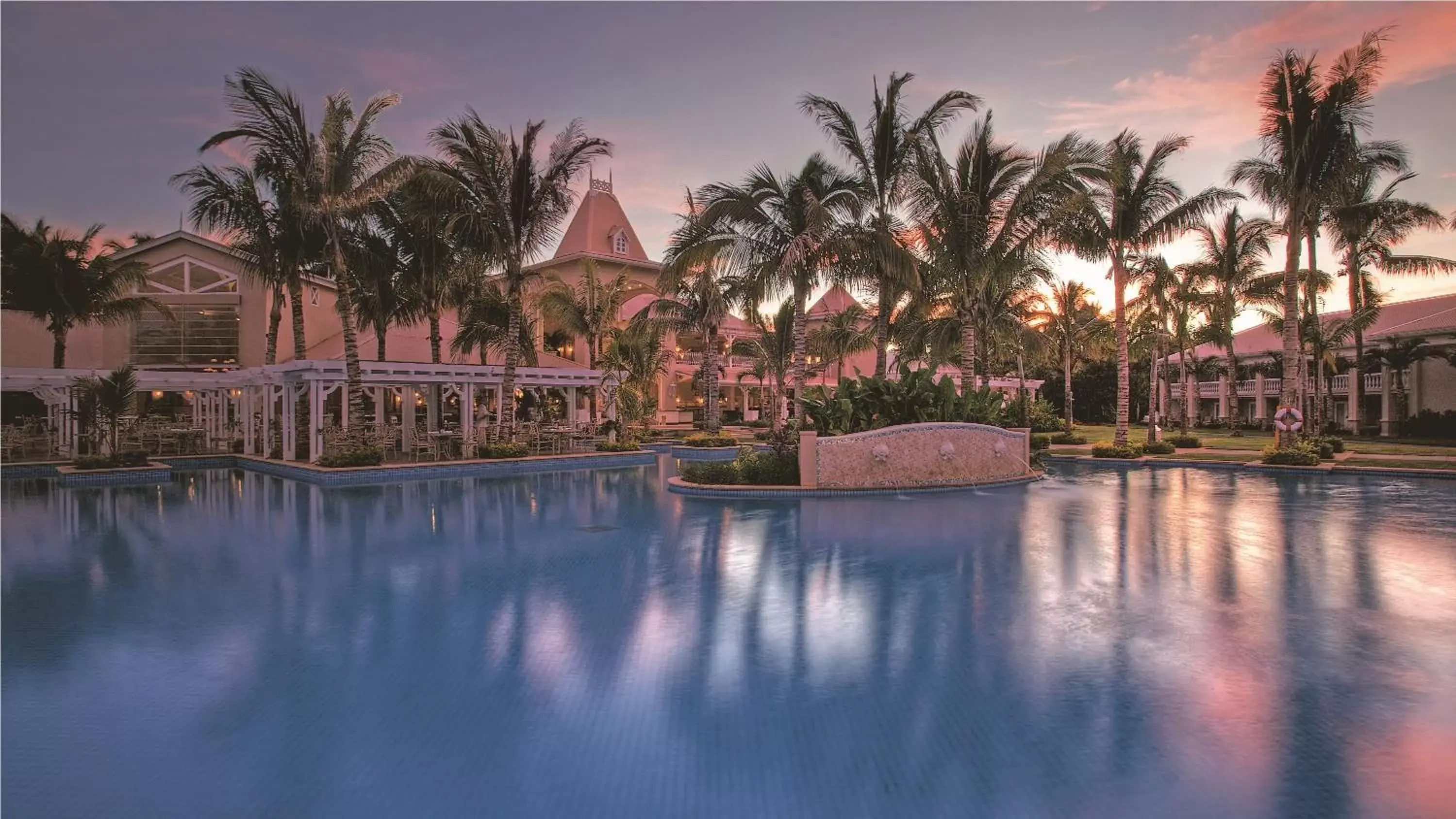 Pool view, Swimming Pool in Sugar Beach Mauritius