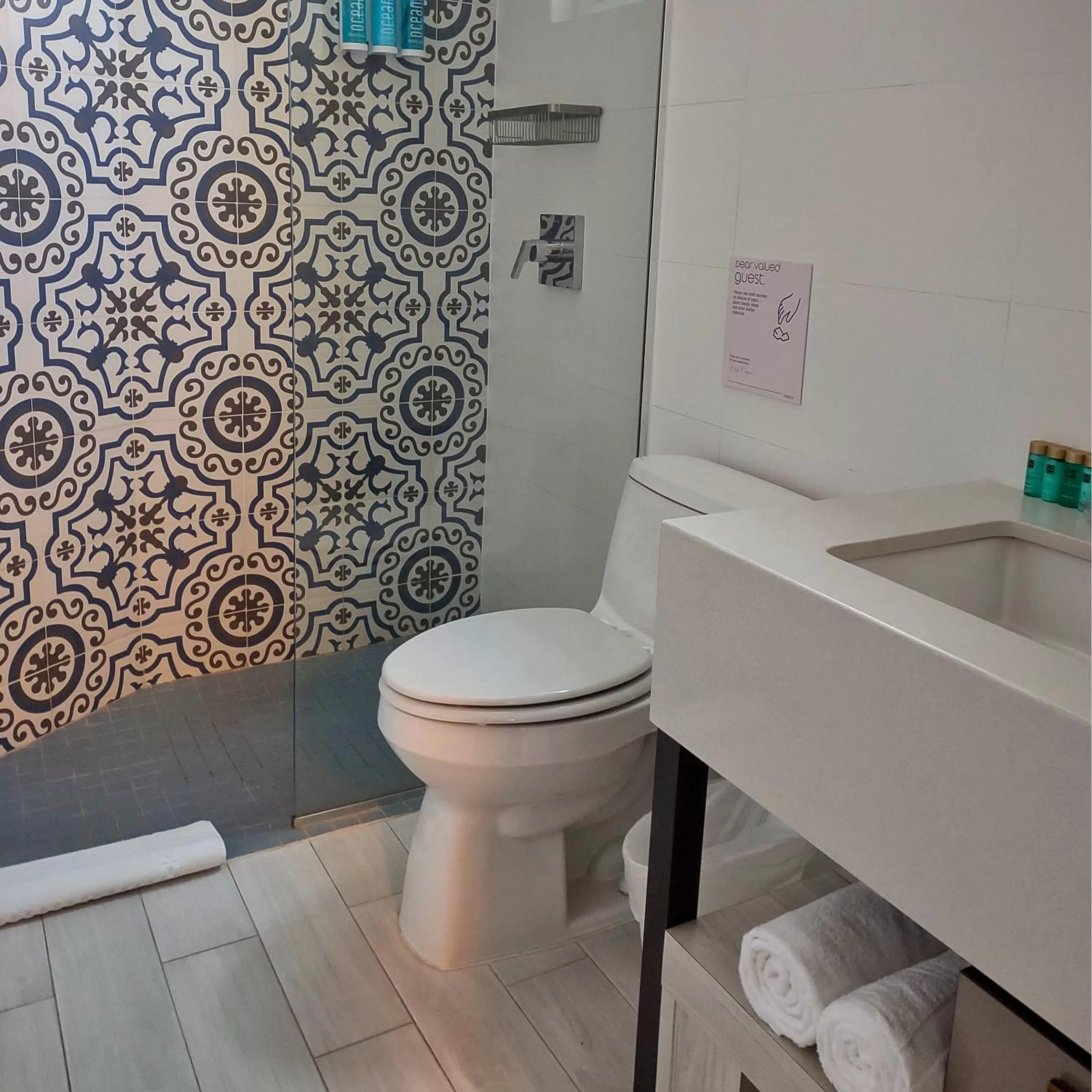 Bathroom in Trópica Beach Hotel