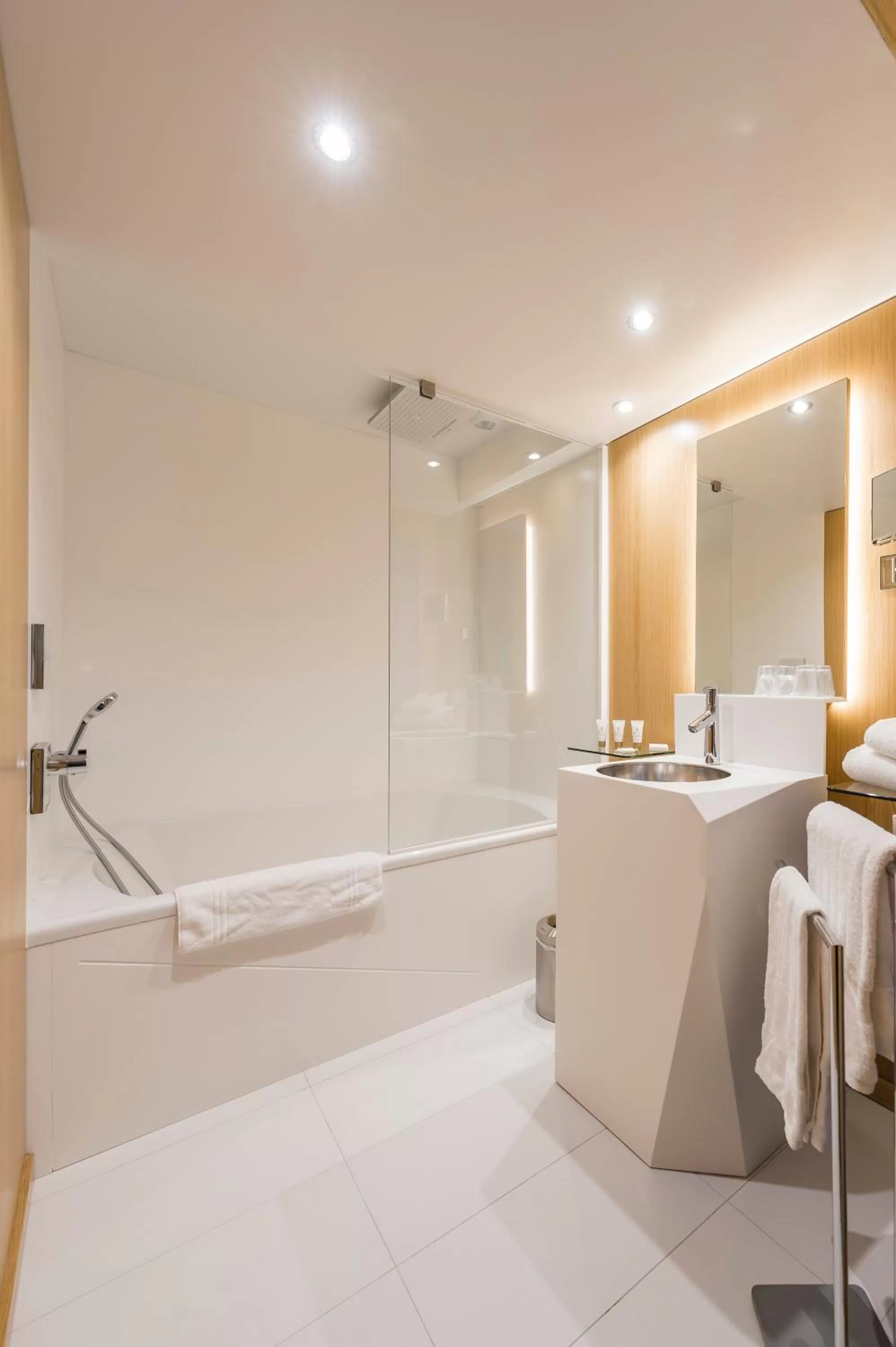 Bathroom in Seeko'o Hotel Bordeaux