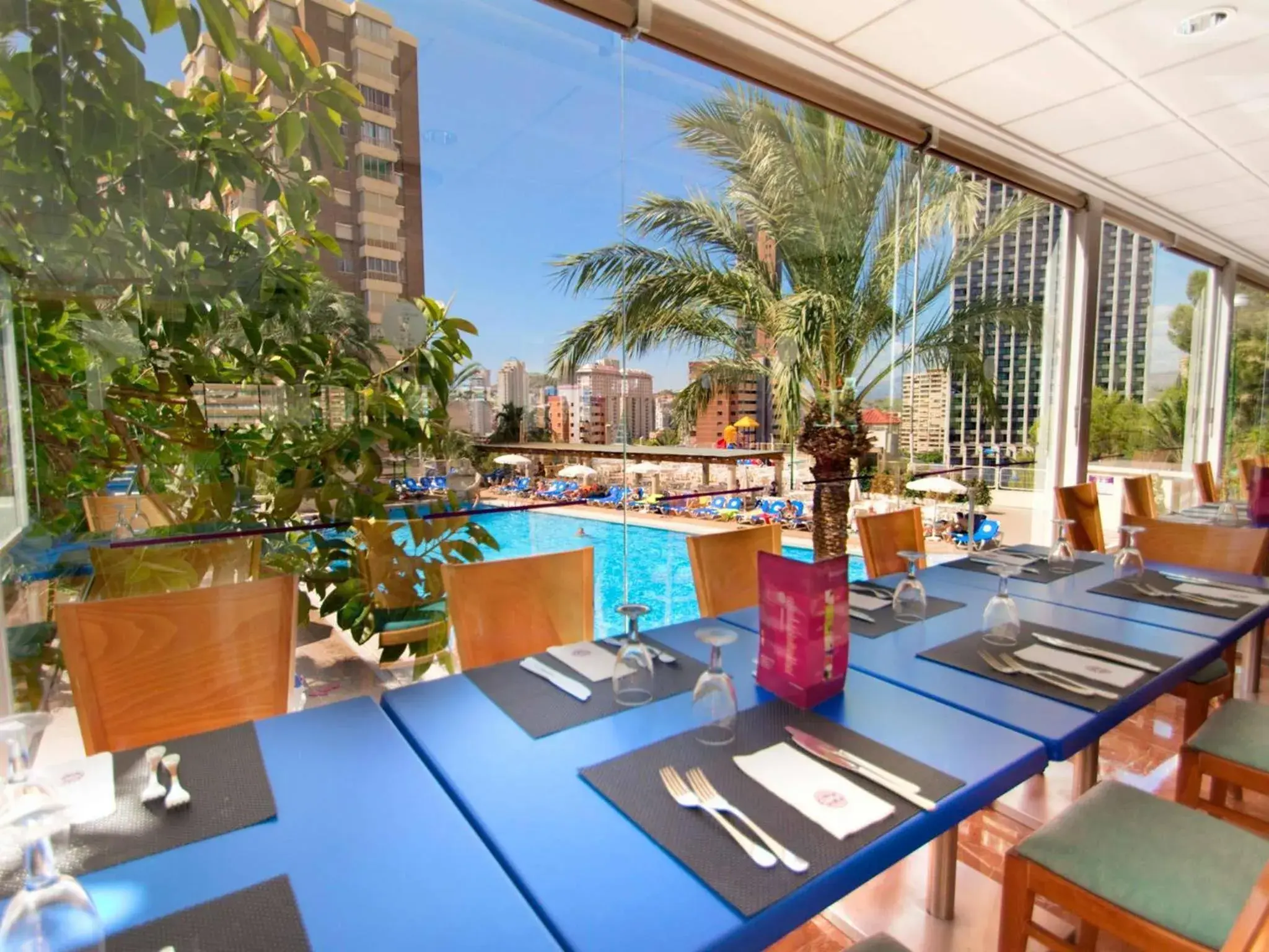 Restaurant/places to eat in Hotel Servigroup Torre Dorada