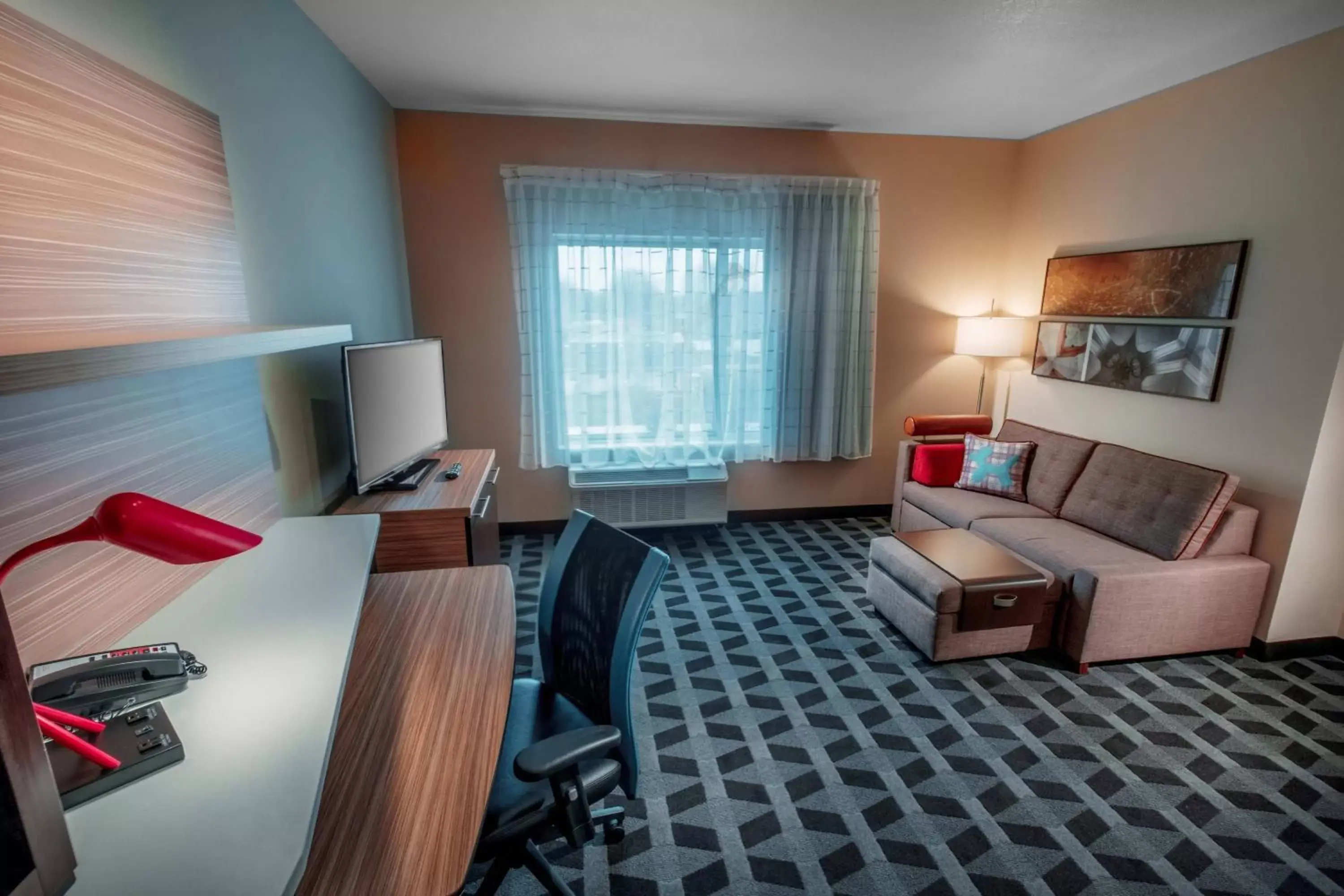 Living room, Seating Area in TownePlace Suites by Marriott Toledo Oregon