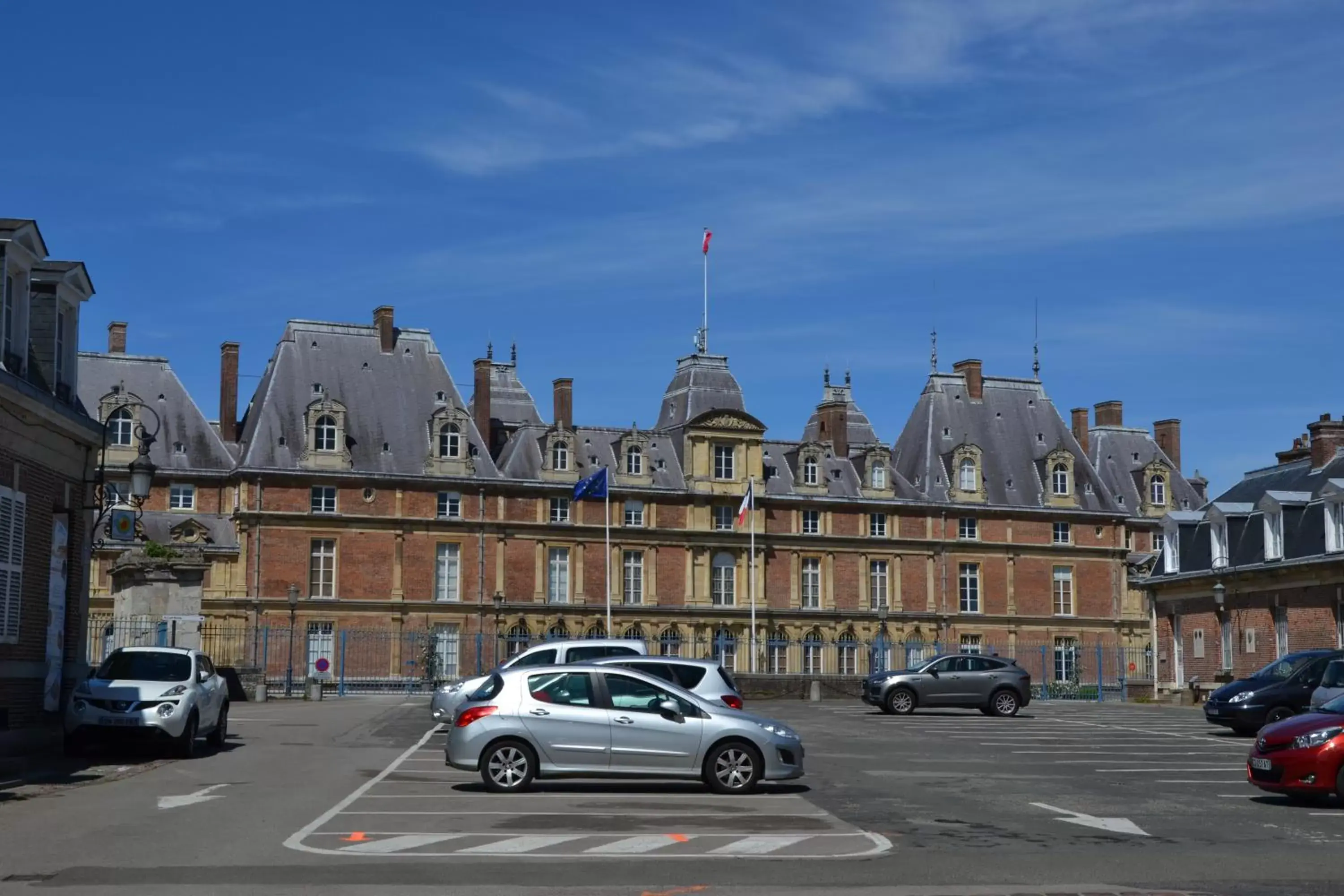 Landmark view, Property Building in B&B HOTEL Le Tréport Friville