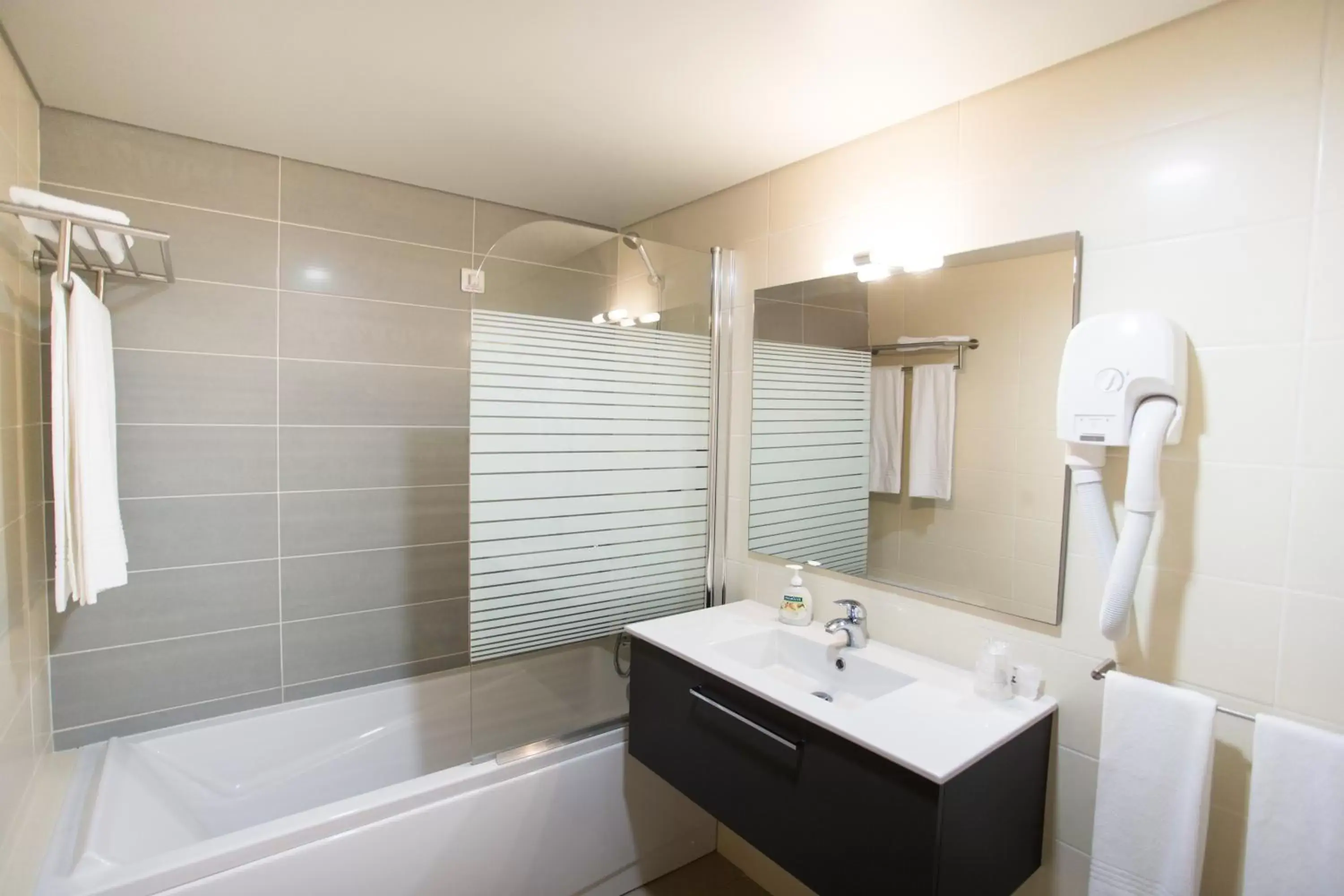 Shower, Bathroom in Antillia Hotel