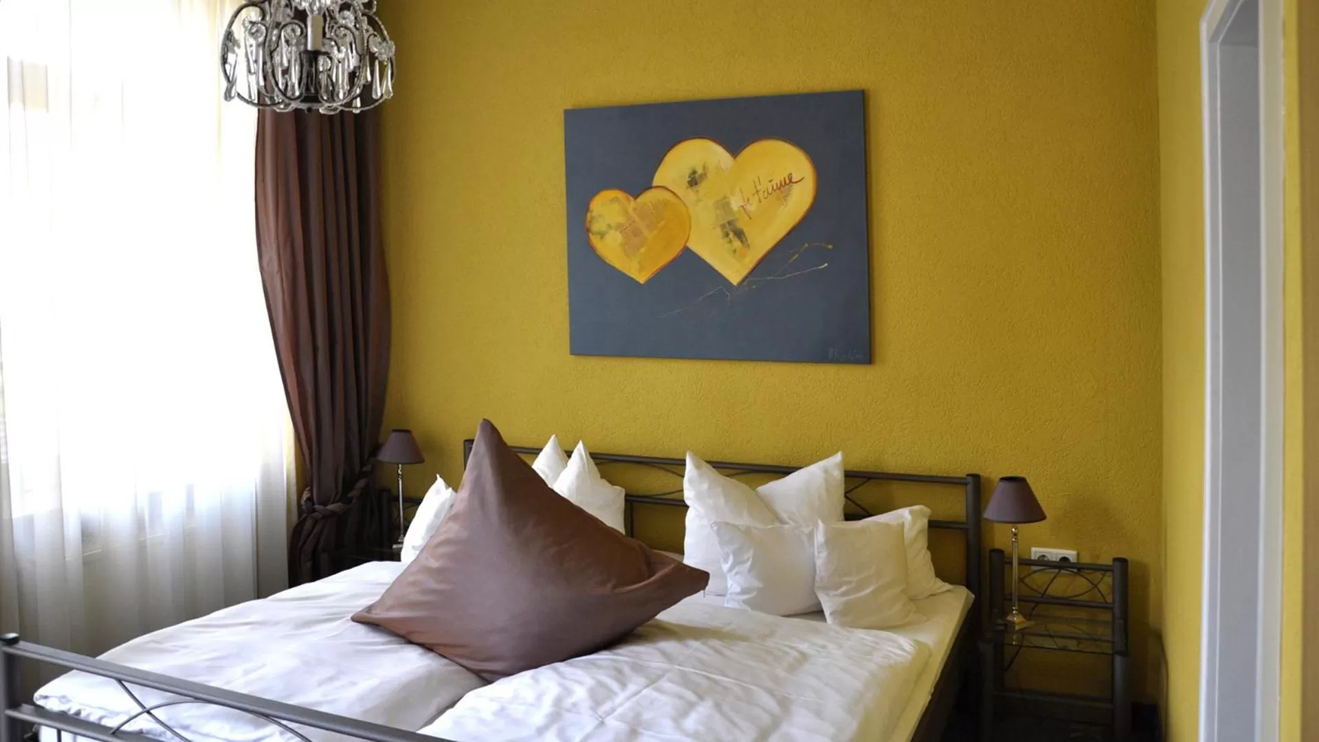 Bed in Hotel Krone am Park