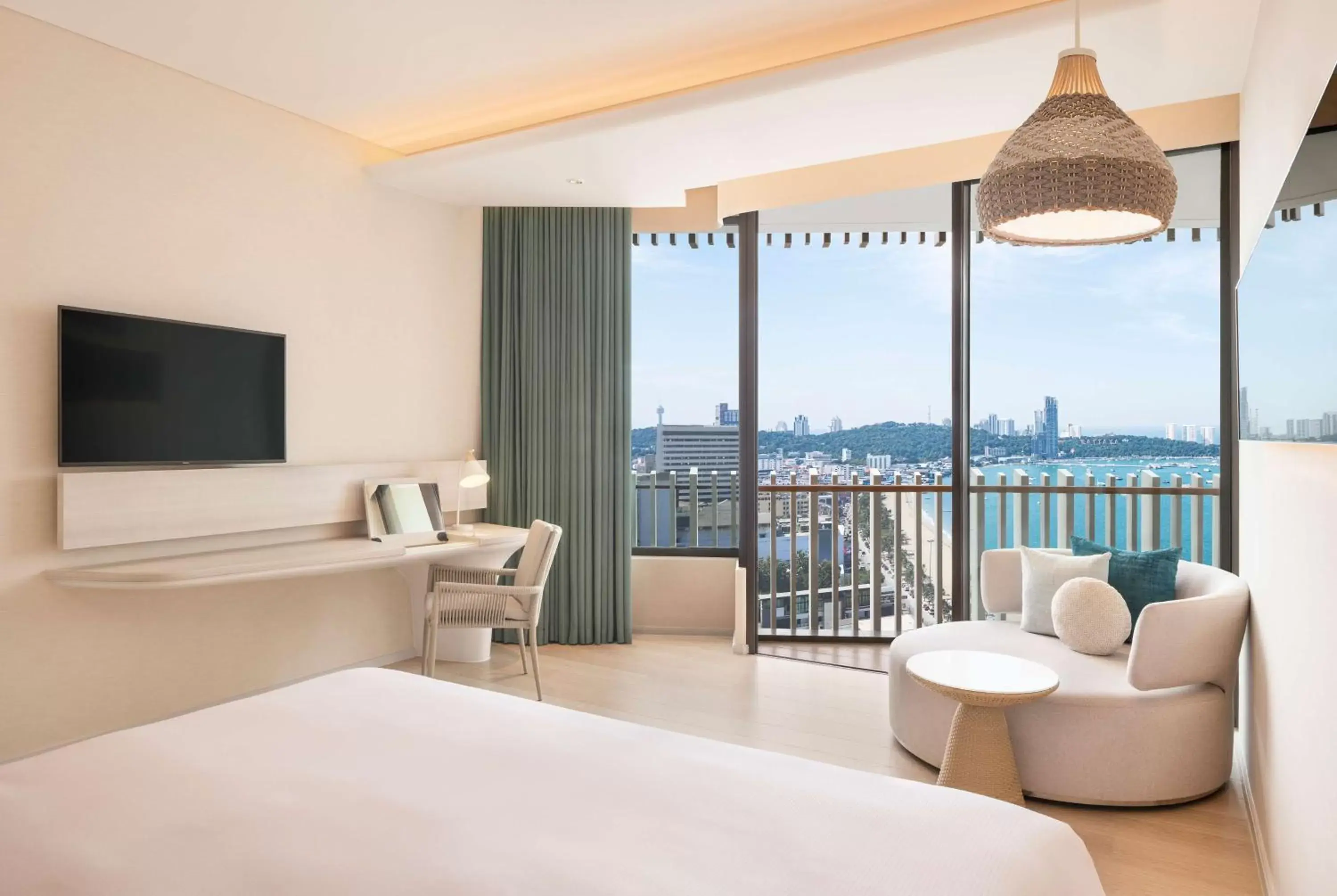 Bedroom, Bed in Hilton Pattaya Bedroom, Bed in Hilton Pattaya