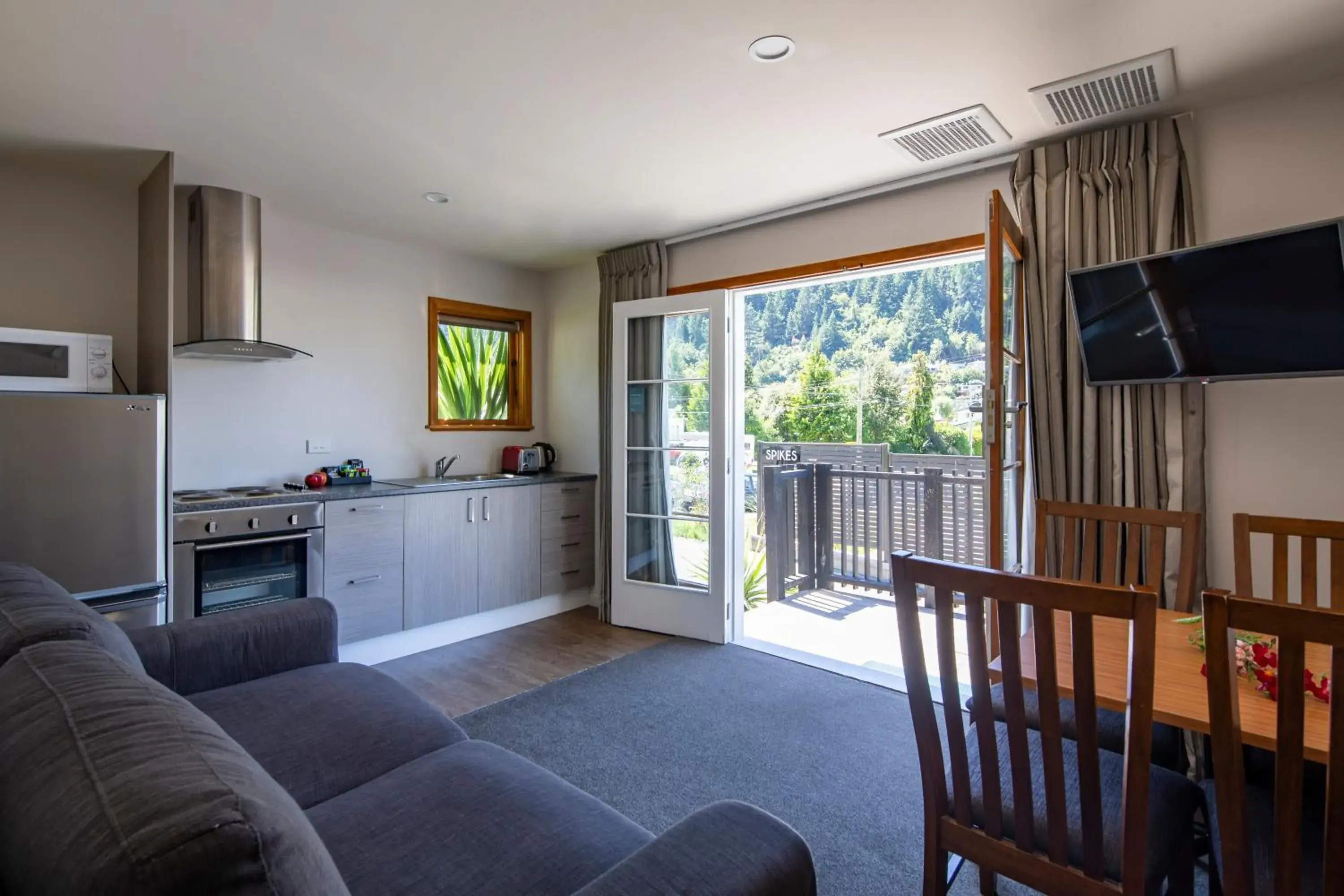 Kitchen or kitchenette, Kitchen/Kitchenette in Pinewood Lodge