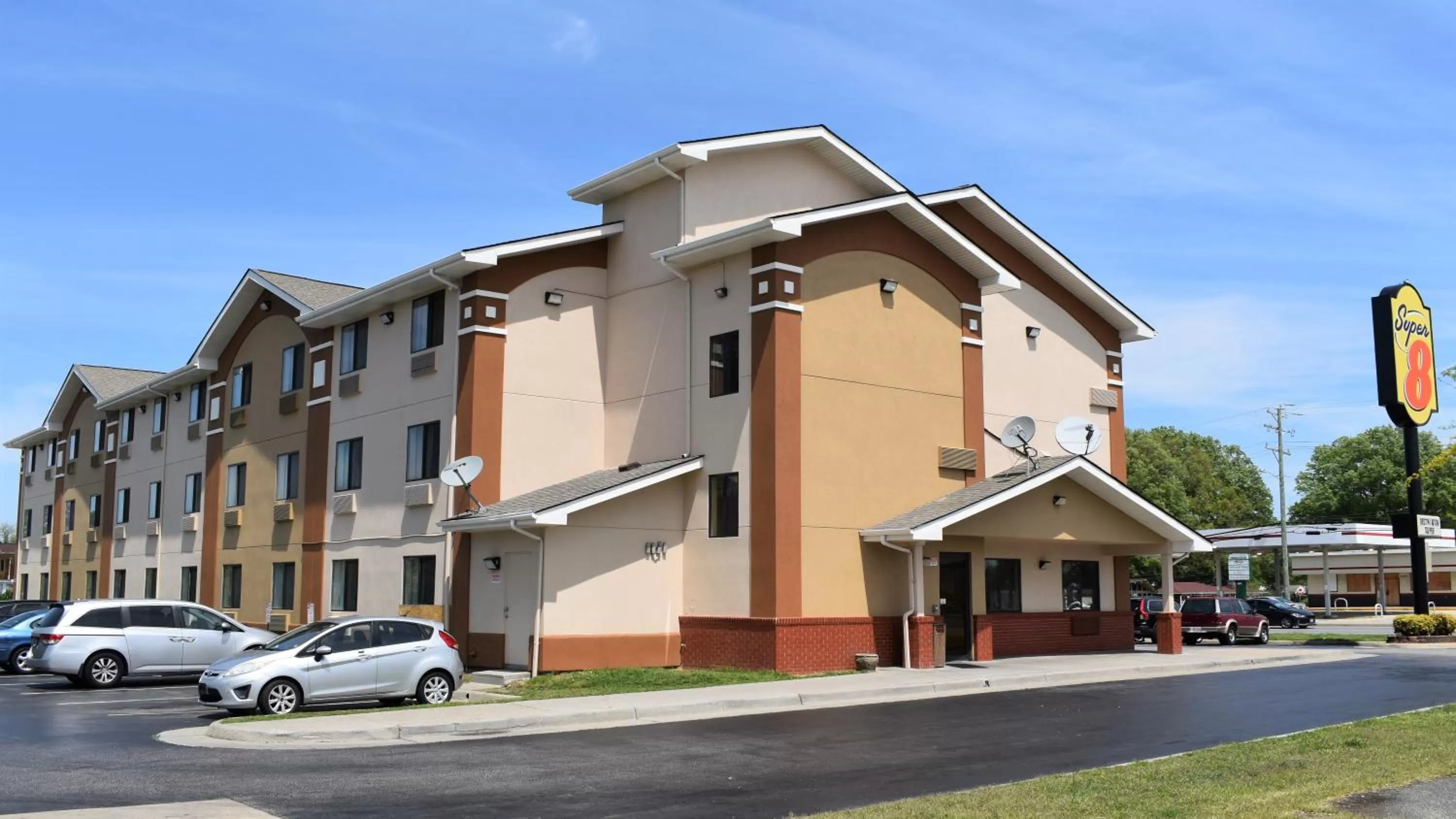 Property building in Super 8 by Wyndham Newport News/Jefferson Ave.