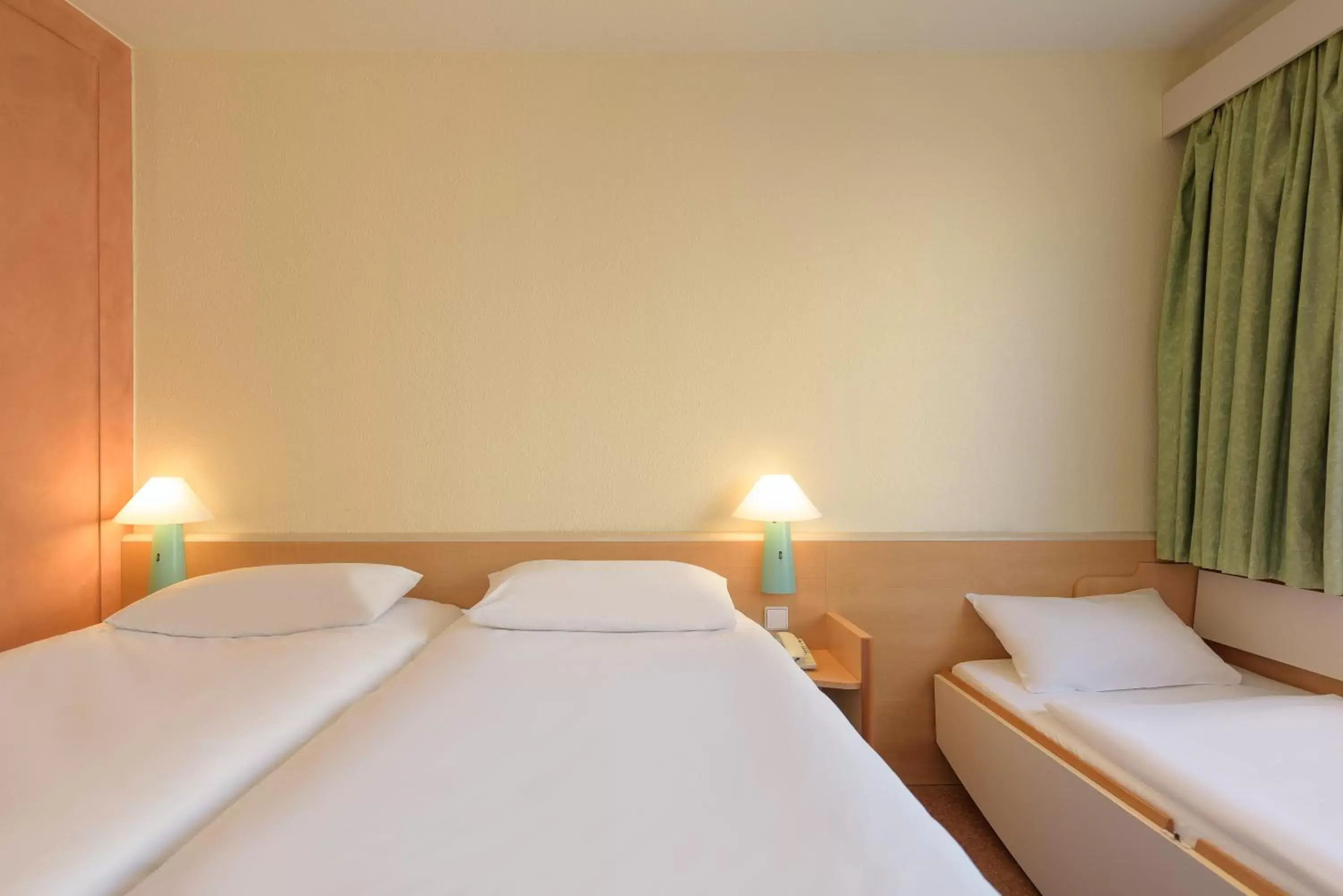 Bed in Ibis Hotel Alicante