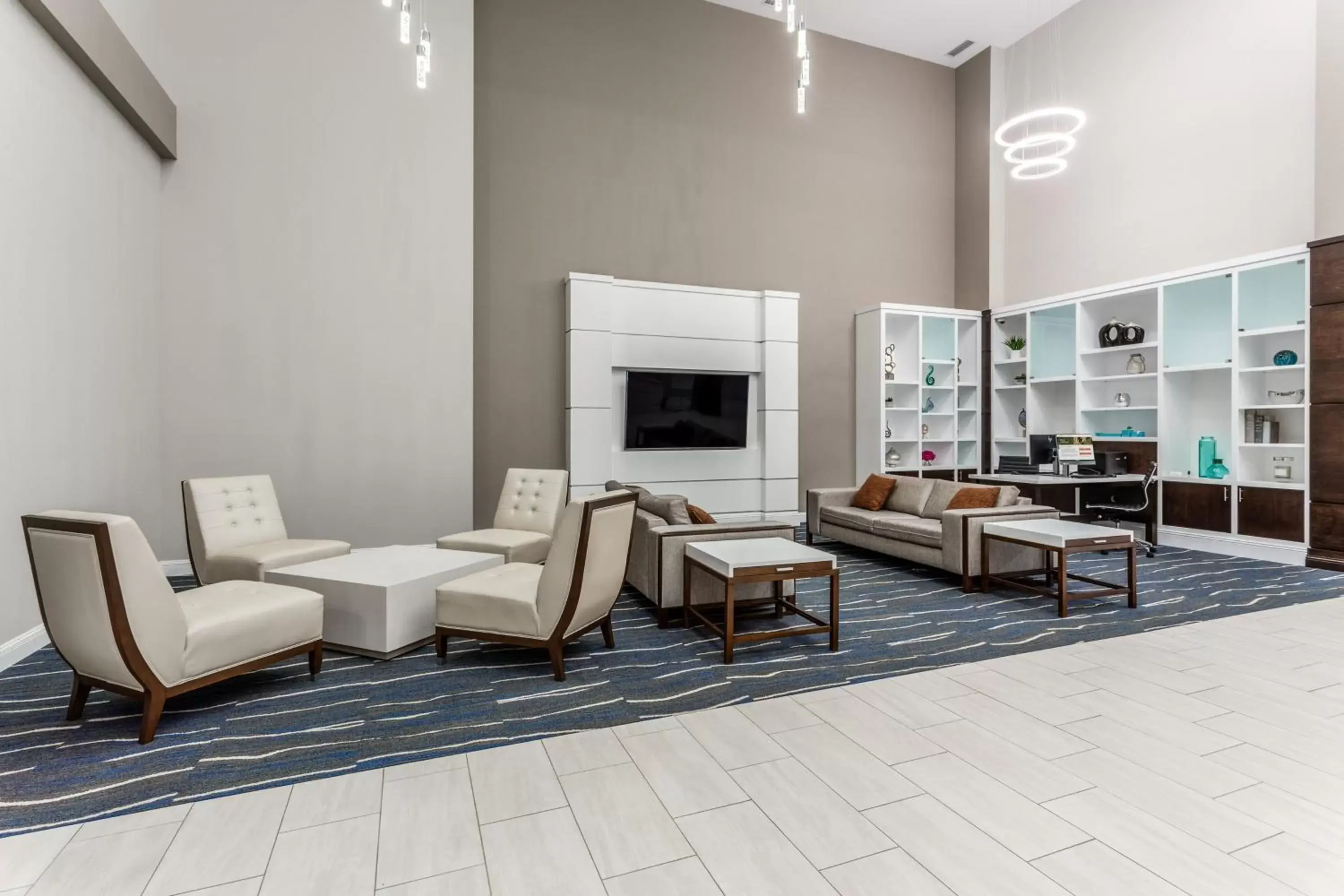 Property building, Seating Area in Holiday Inn & Suites - Jefferson City, an IHG Hotel