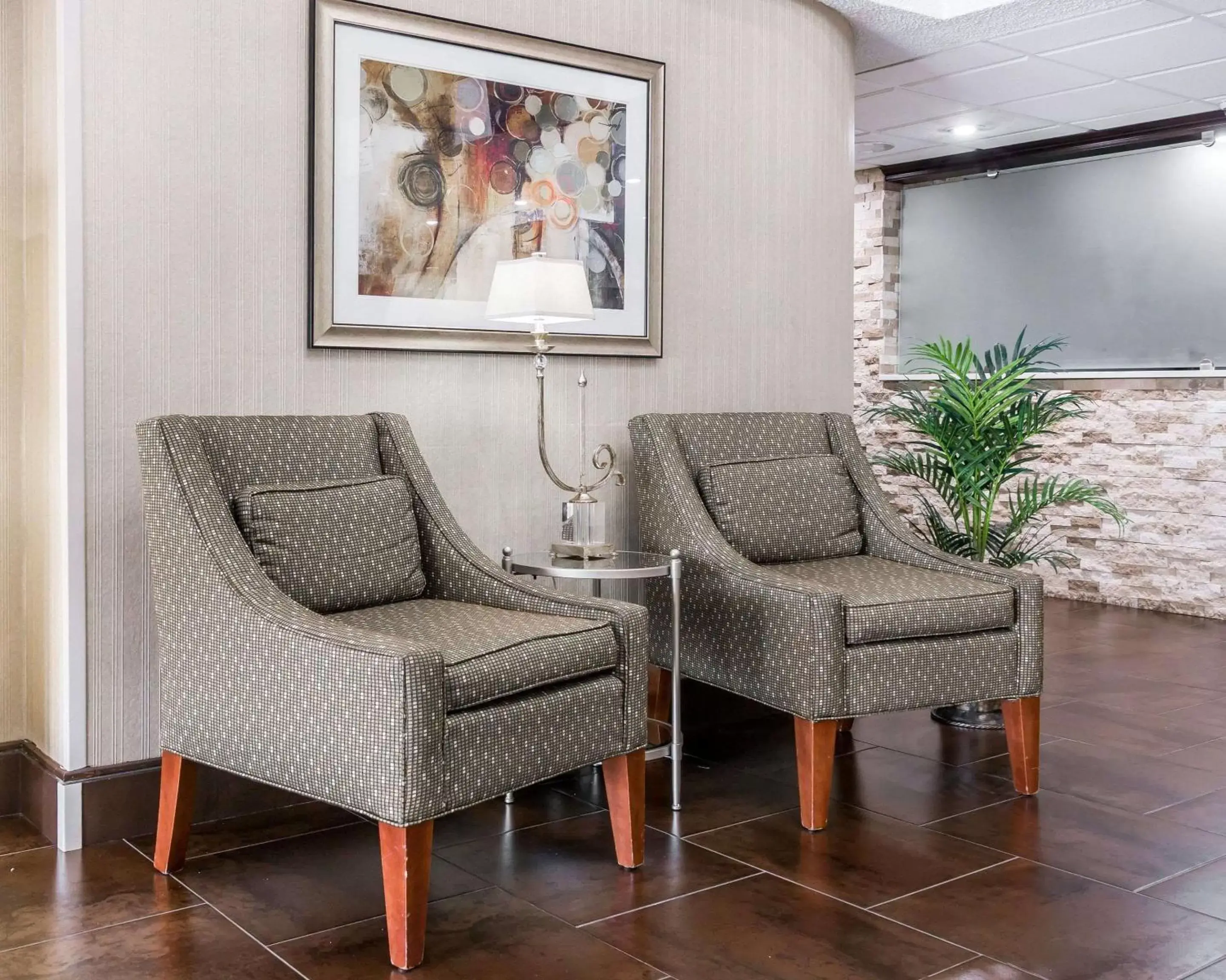Lobby or reception, Seating Area in Comfort Inn Metro Airport Romulus