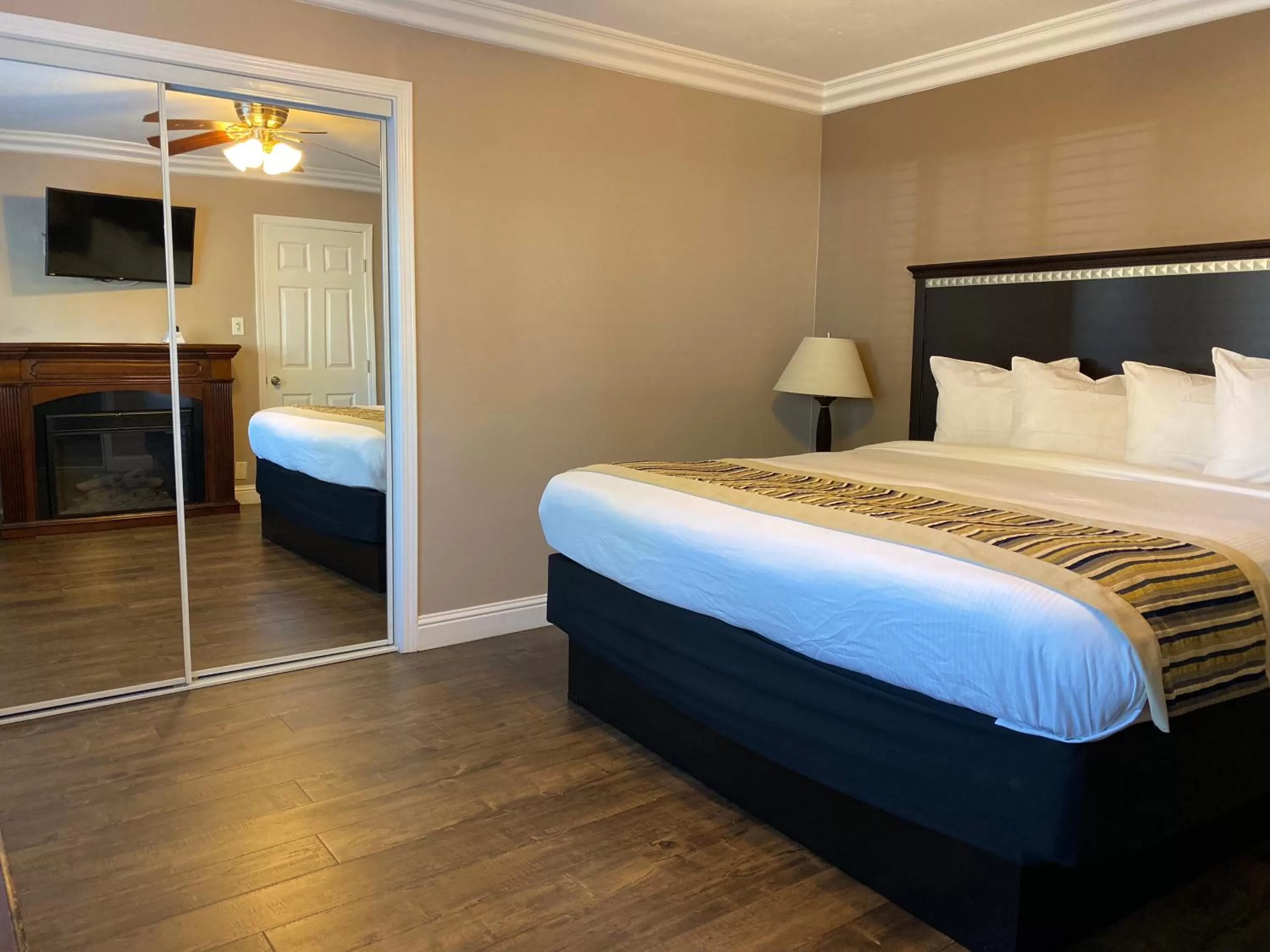 Bedroom, Bed in Travelodge by Wyndham Santa Maria