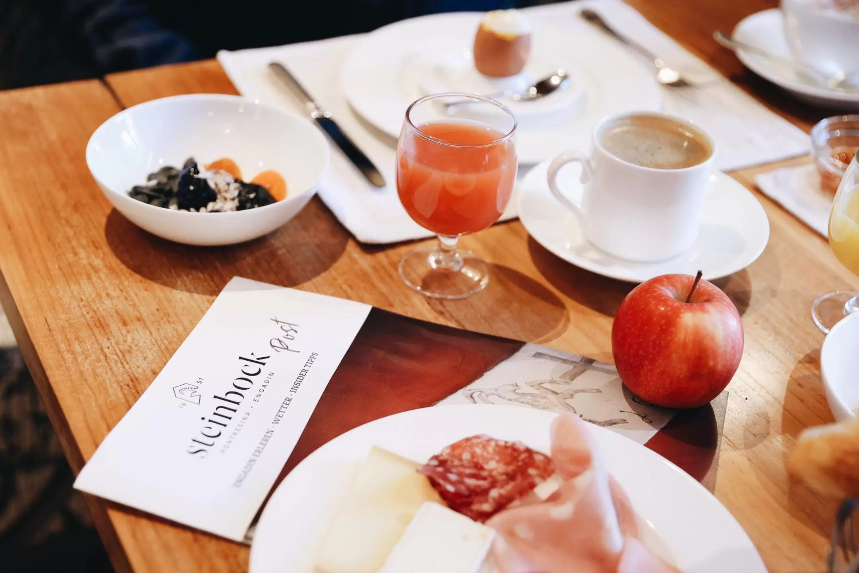Buffet breakfast in Hotel Steinbock Pontresina