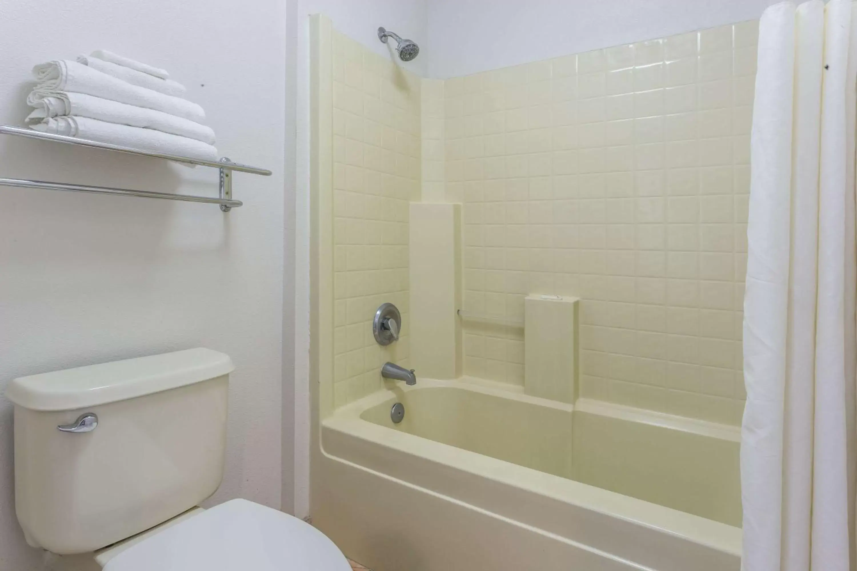 Bathroom in Travel Lodge by Wyndham Merced Yosemite Bathroom in Travel Lodge by Wyndham Merced Yosemite