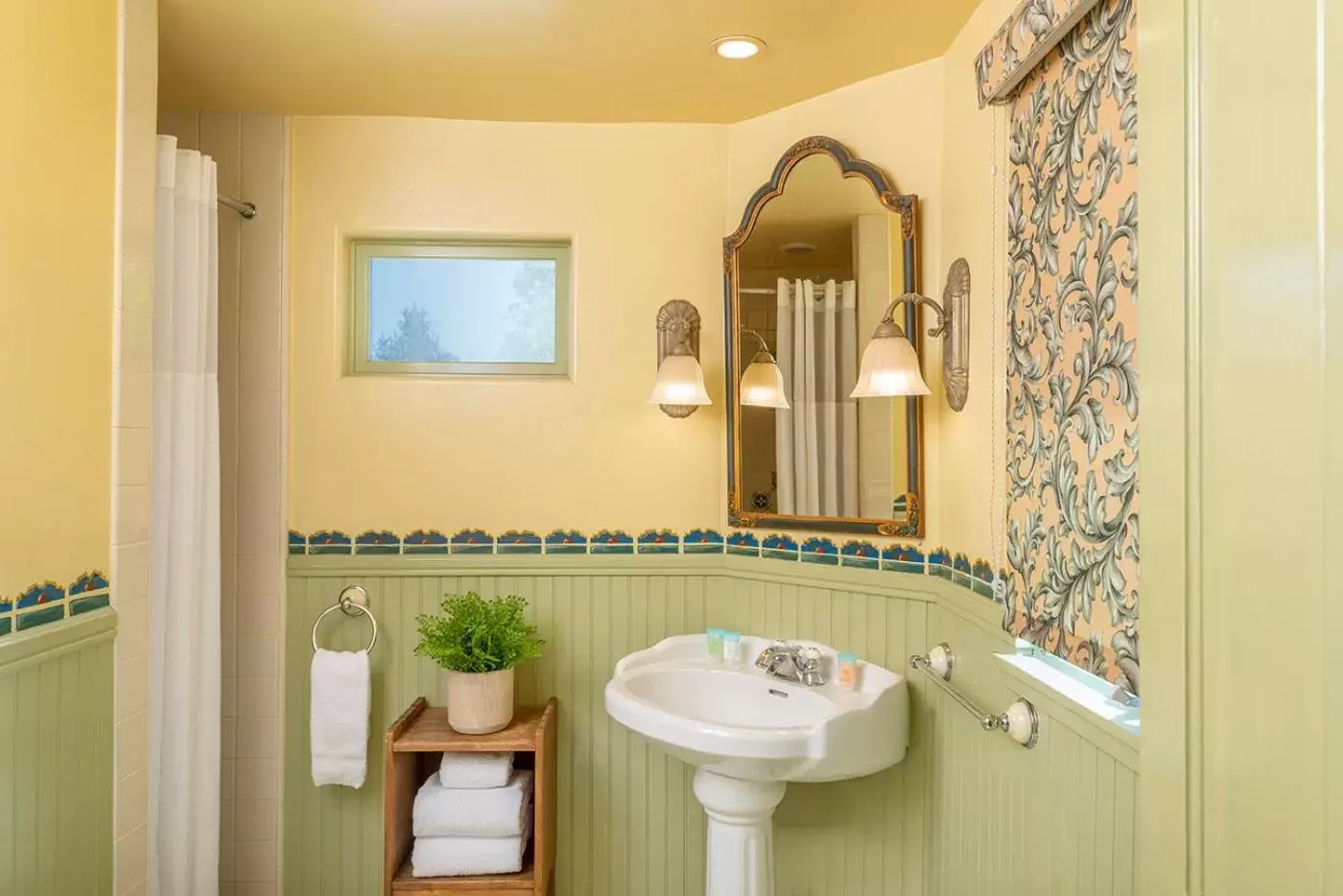 Bathroom in The Pierpont Inn