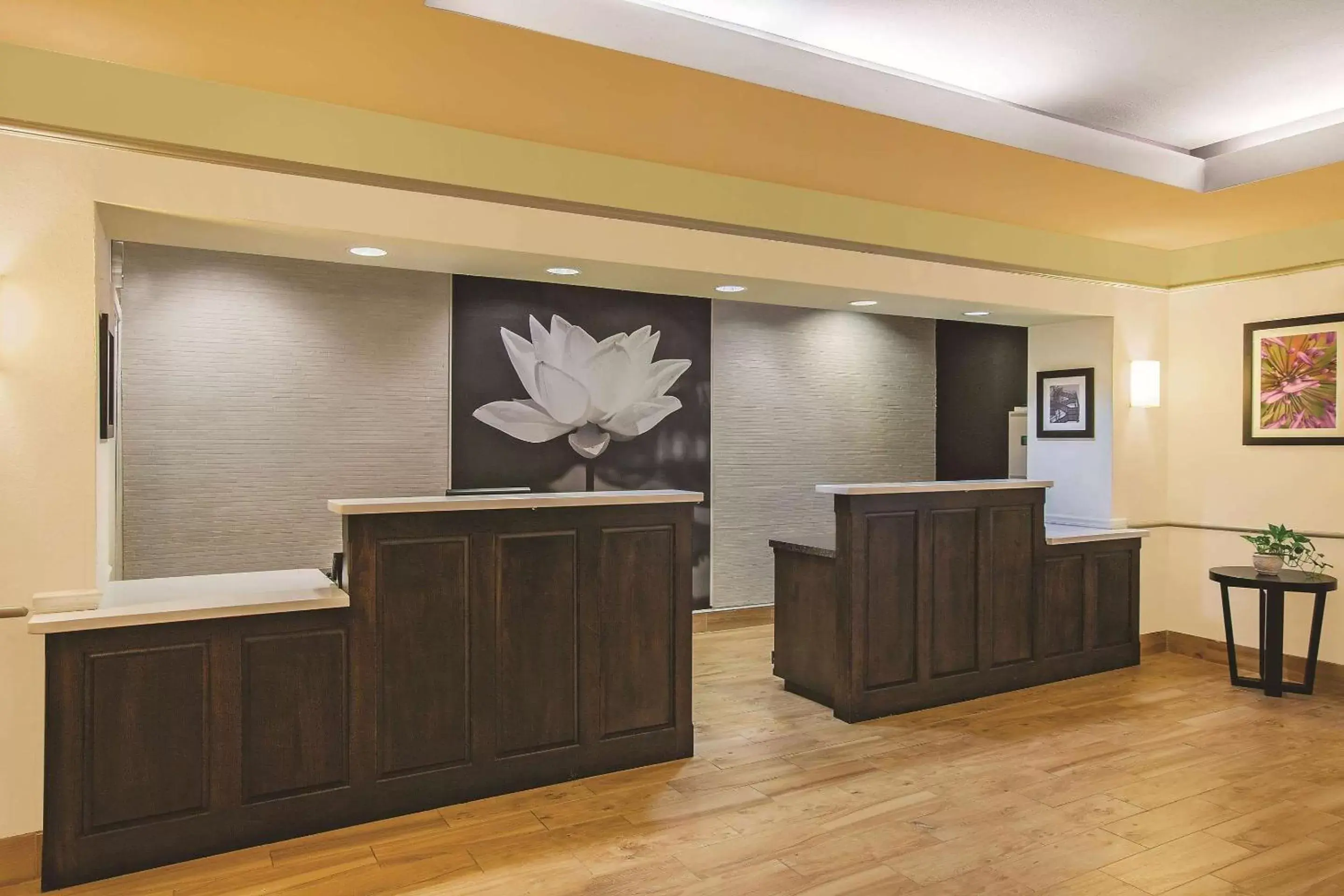 Lobby or reception, Lobby/Reception in La Quinta by Wyndham Beaumont West