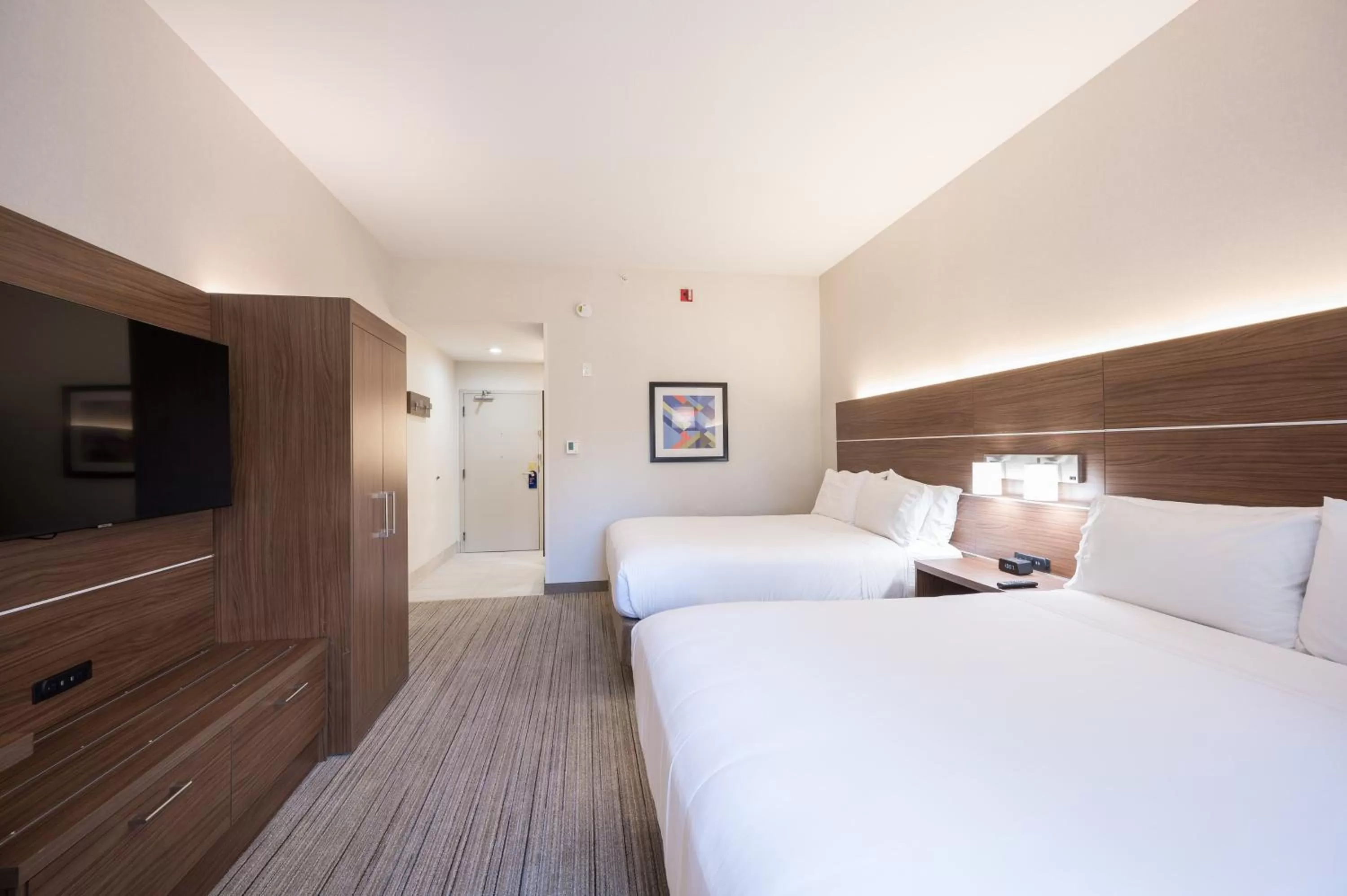 Photo of the whole room, Bed in Holiday Inn Express Grover Beach-Pismo Beach Area by IHG