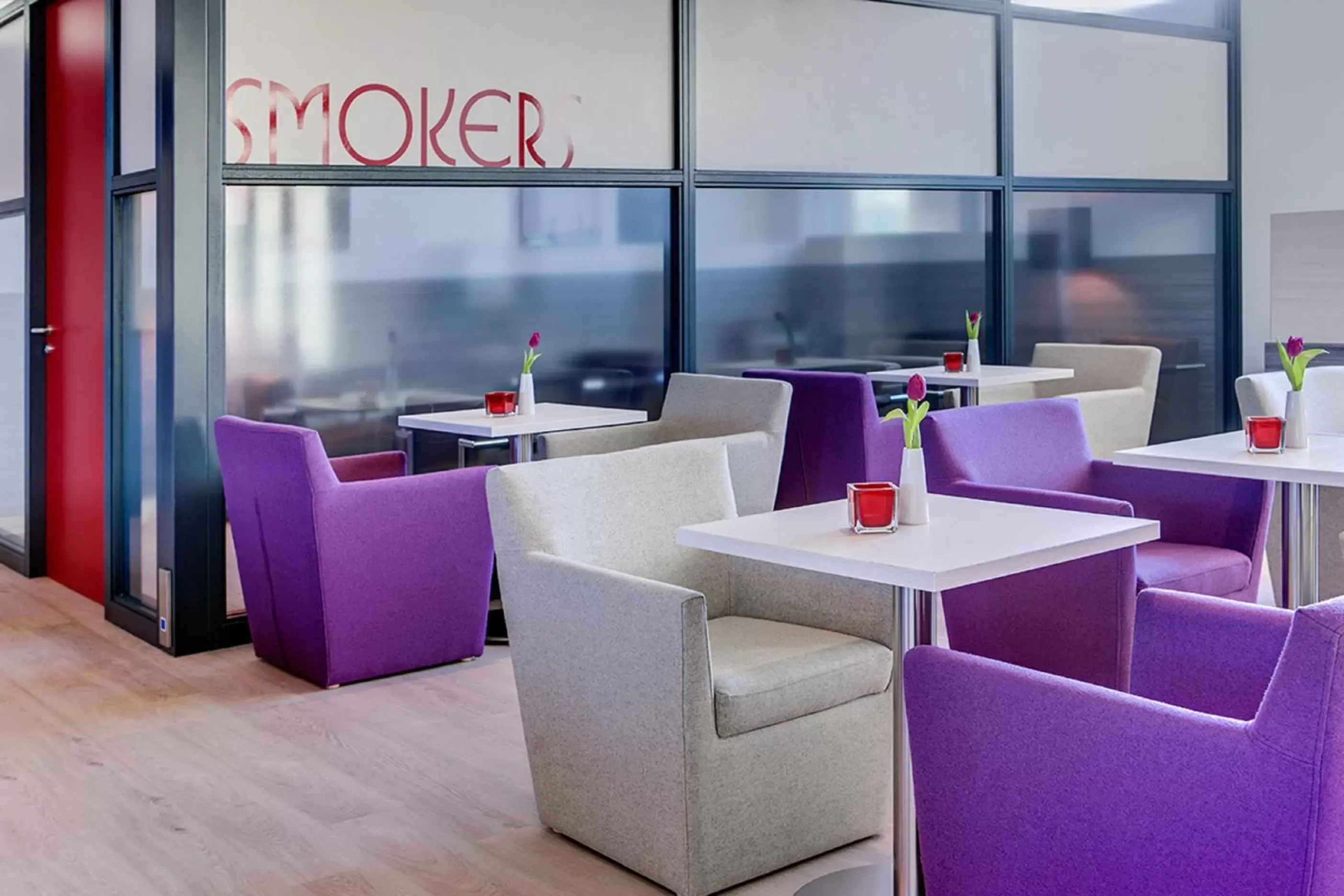 Lounge or bar, Restaurant/Places to Eat in IntercityHotel Enschede