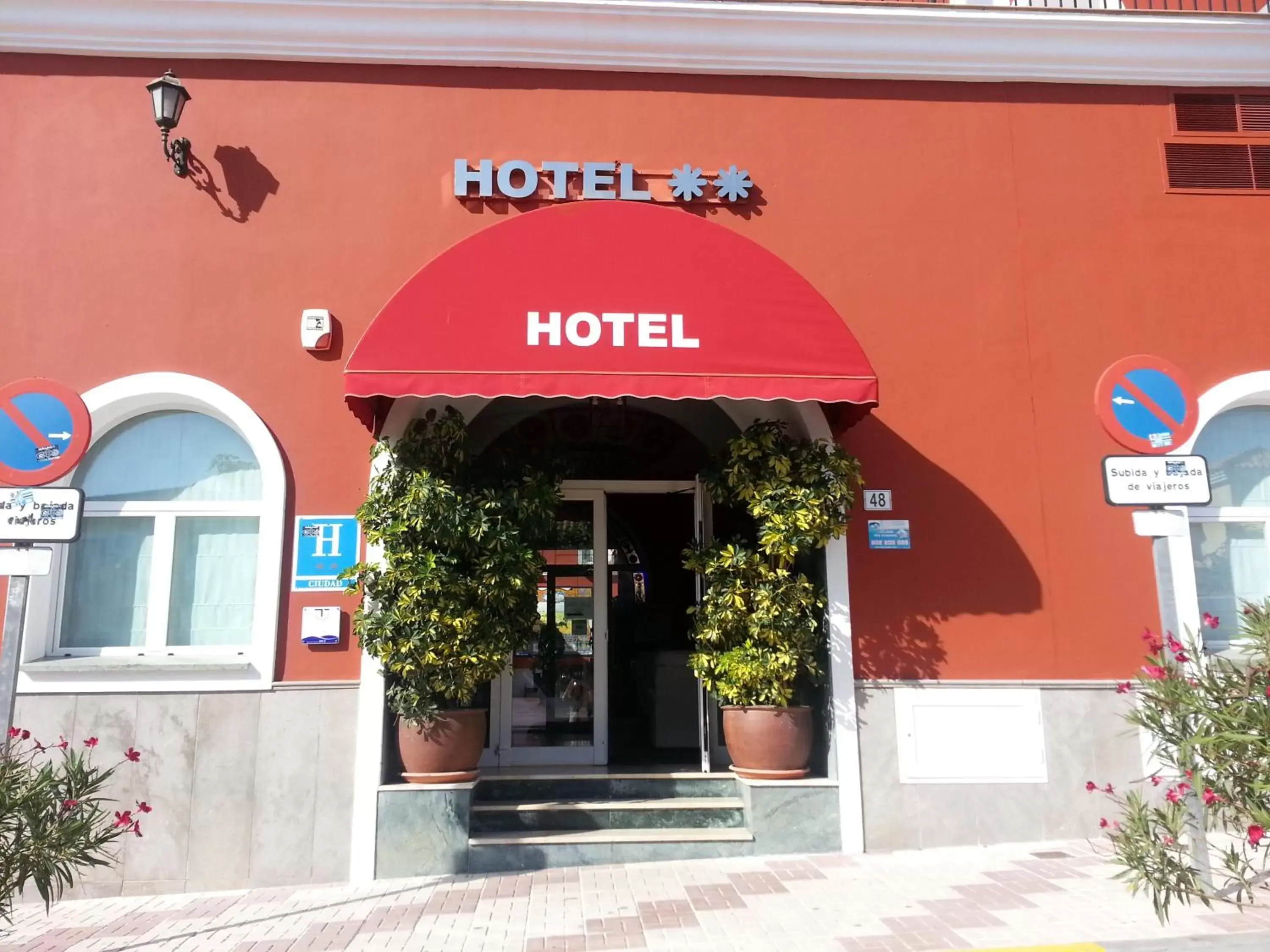Facade/entrance in Hotel Romerito