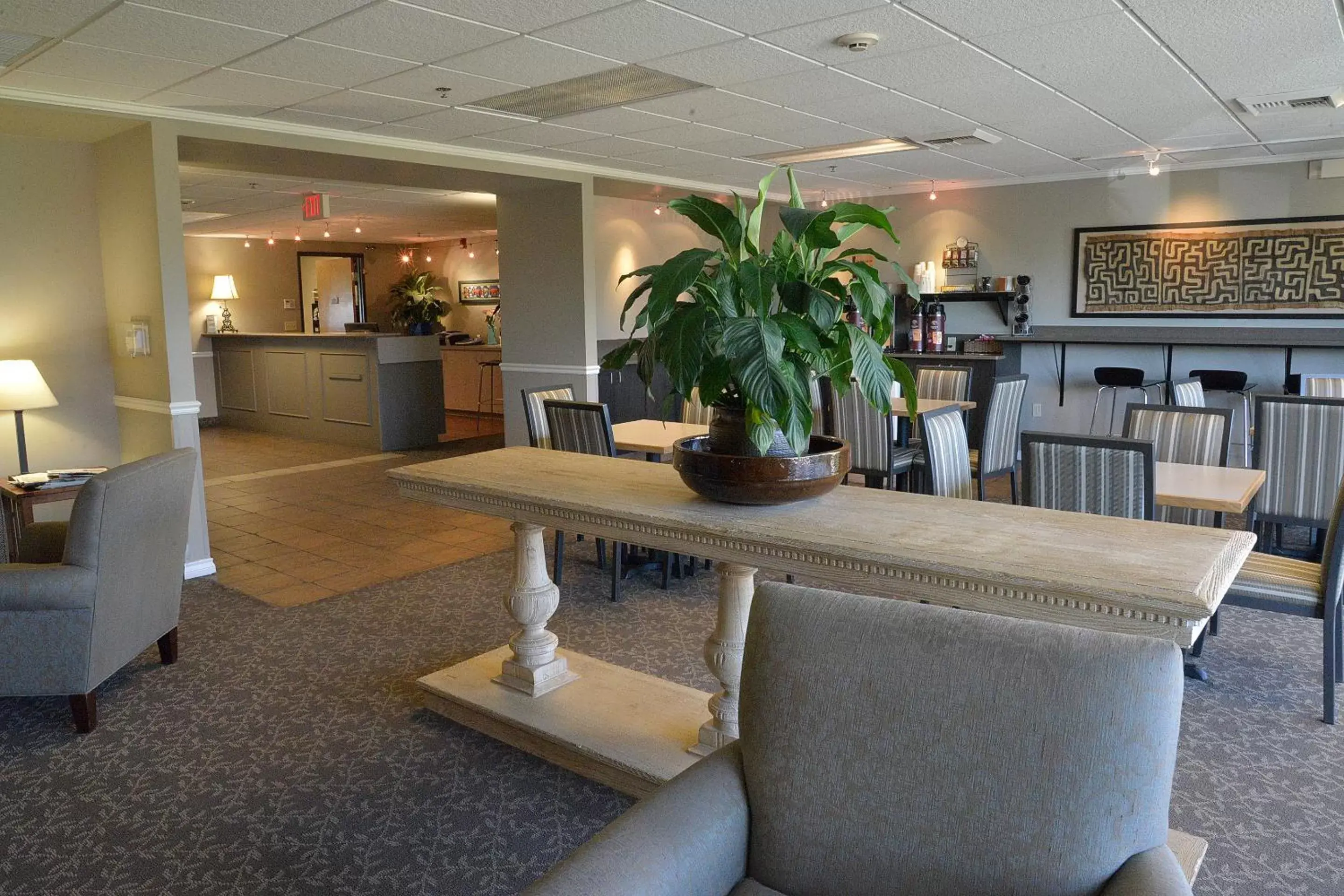 Lobby or reception, Lounge/Bar in The Madison Inn by Riversage