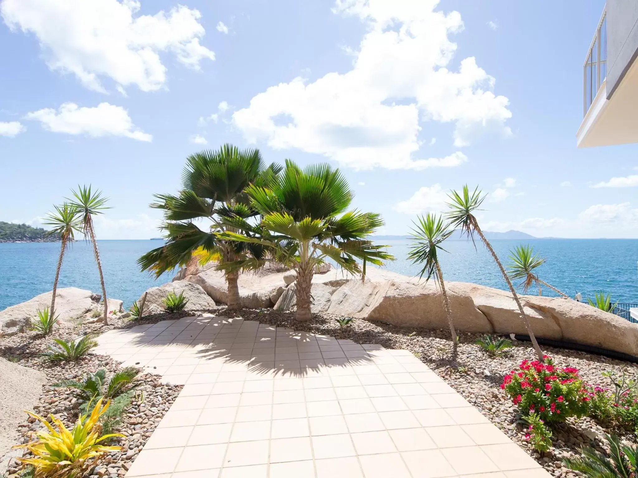 Garden, View in Grand Mercure Apartments Magnetic Island