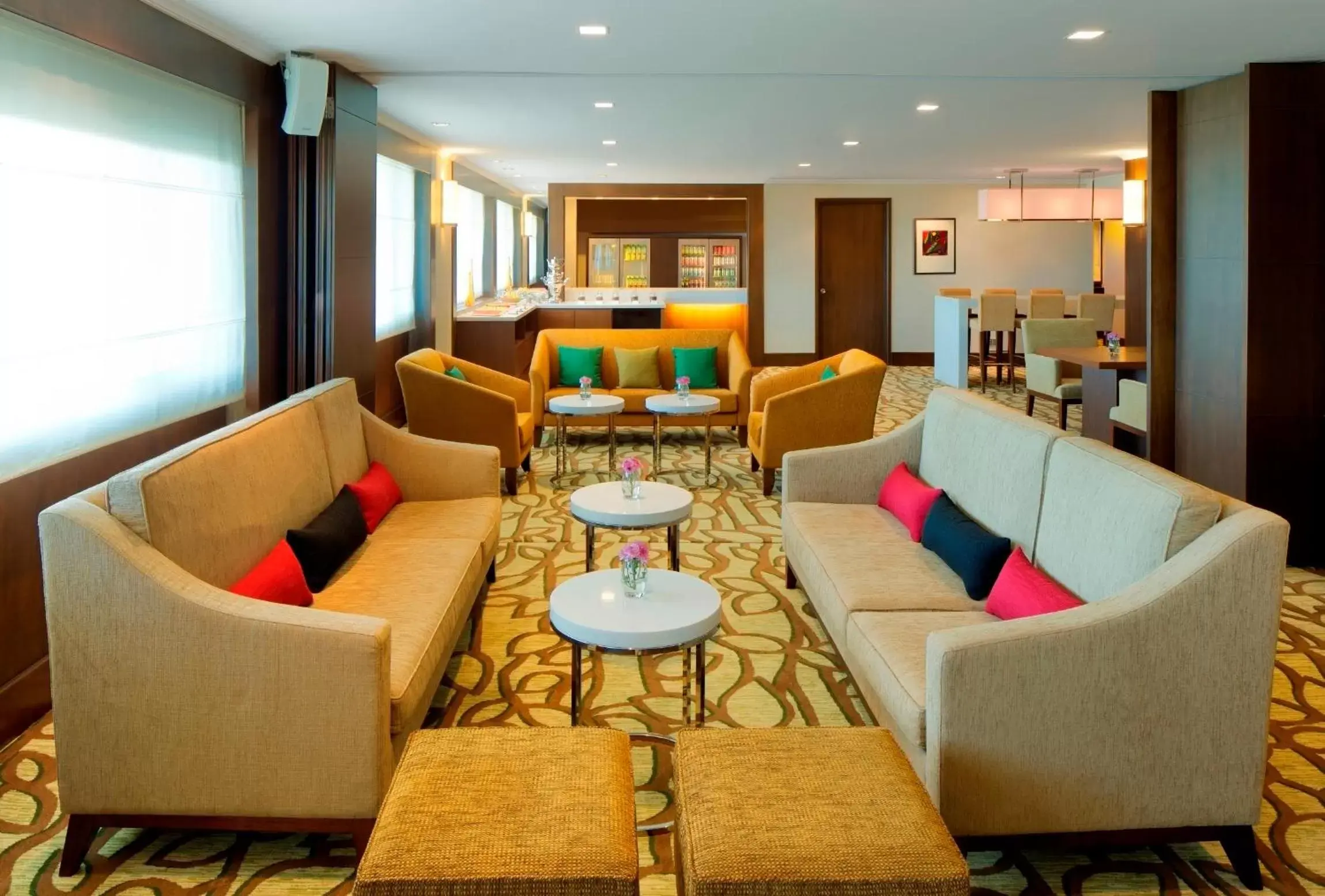 Lounge or bar, Seating Area in Radisson Hotel Brunei Darussalam