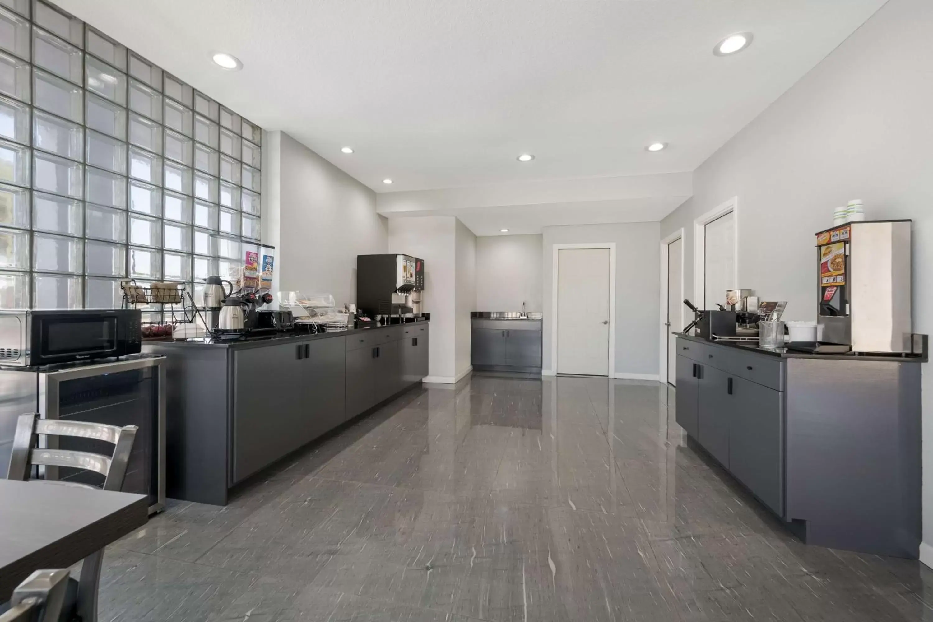 Restaurant/places to eat in SureStay Hotel by Best Western Spring North Houston Restaurant/places to eat in SureStay Hotel by Best Western Spring North Houston