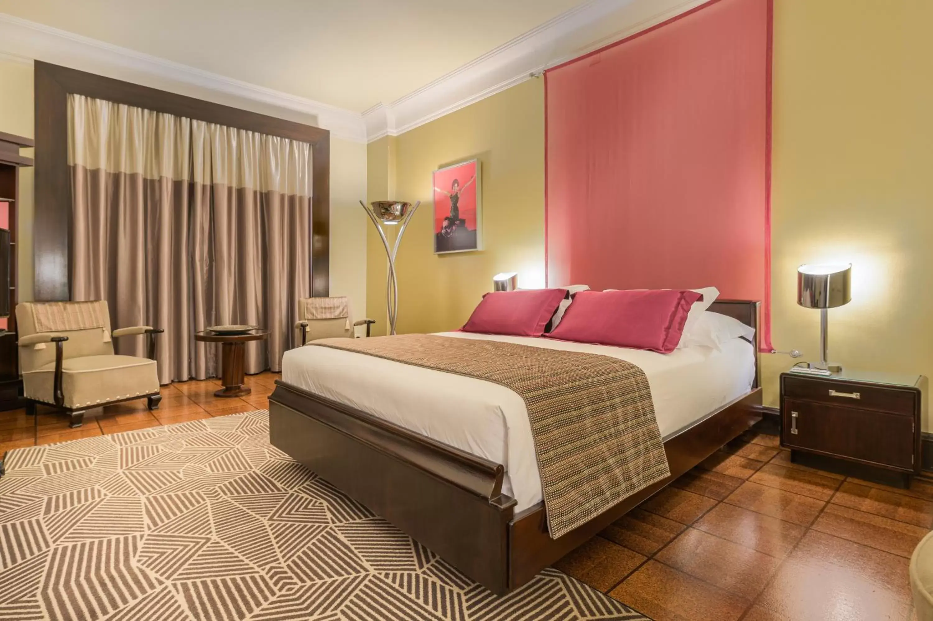 Bedroom, Bed in Hotel Britania Art Deco - Lisbon Heritage Collection - Avenida