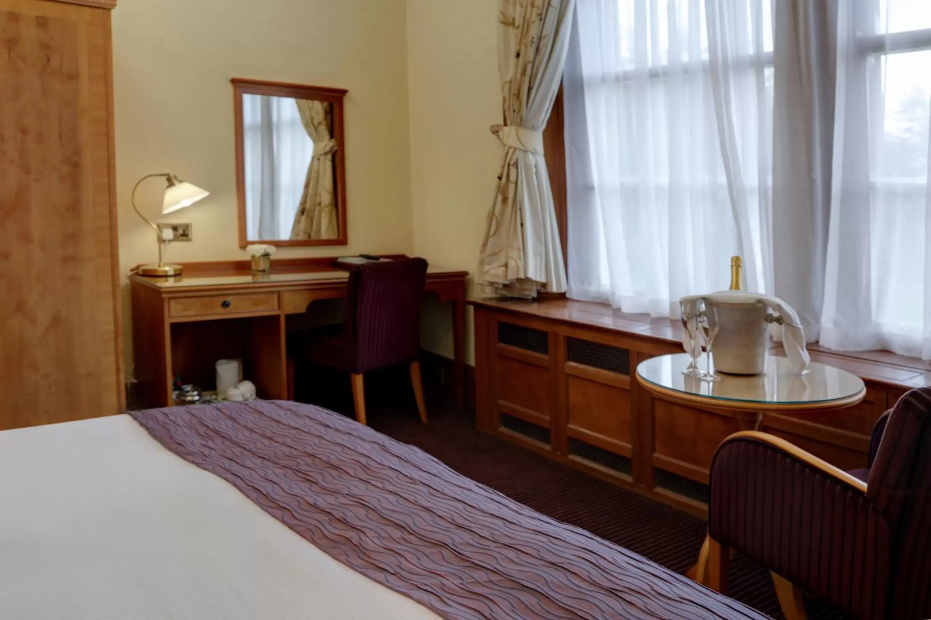 Bedroom, Bed in Best Western Balgeddie House Hotel