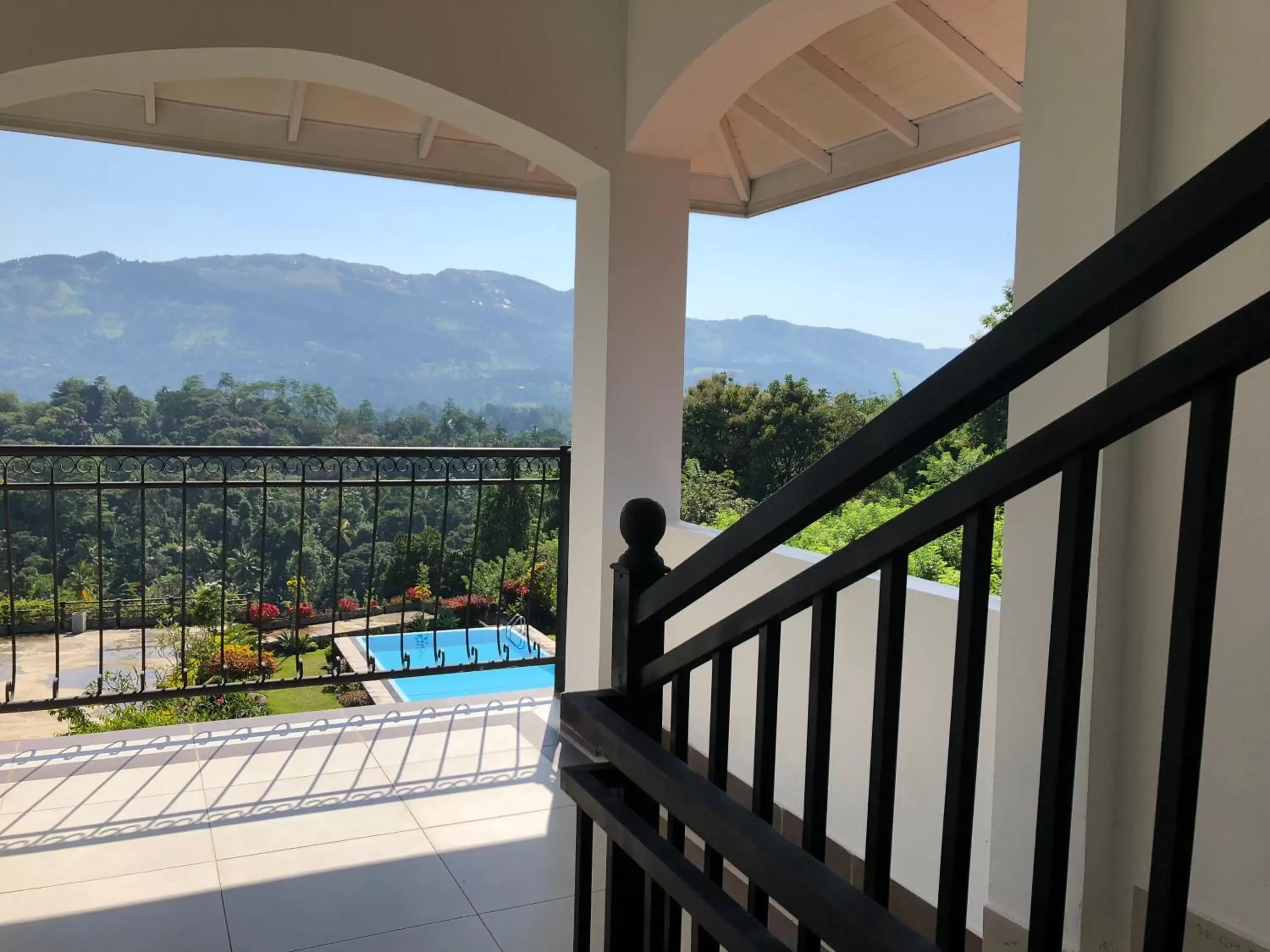Mountain view, Balcony/Terrace in Elegant Hotel