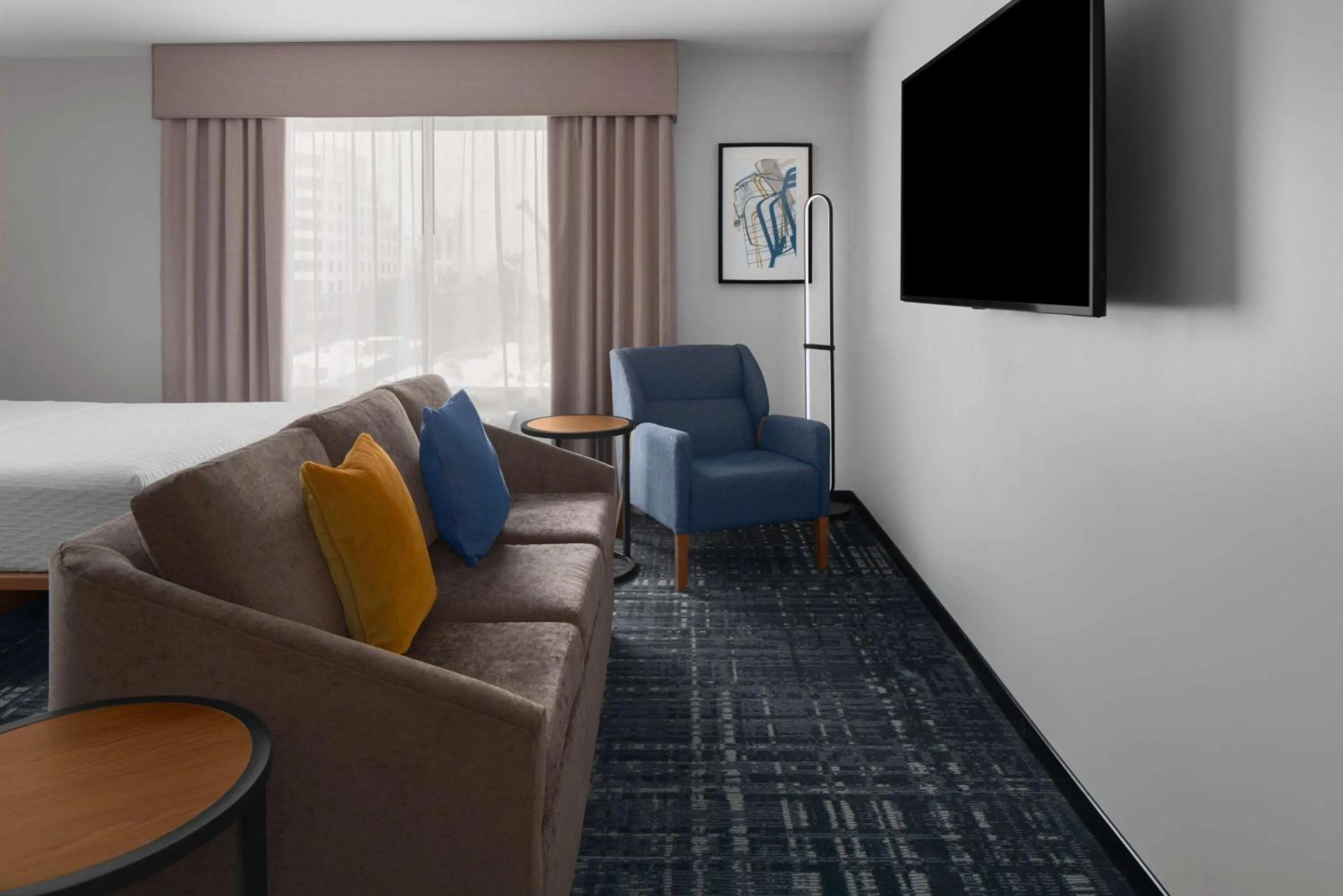 Living room, Bed in Homewood Suites By Hilton Charlotte Uptown First Ward