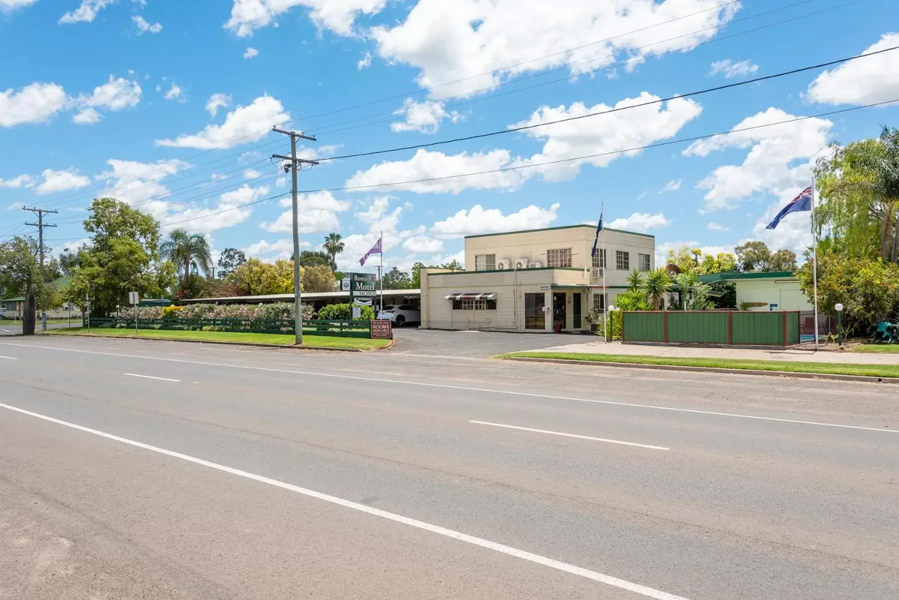 Street view, Property Building in Roma Motel