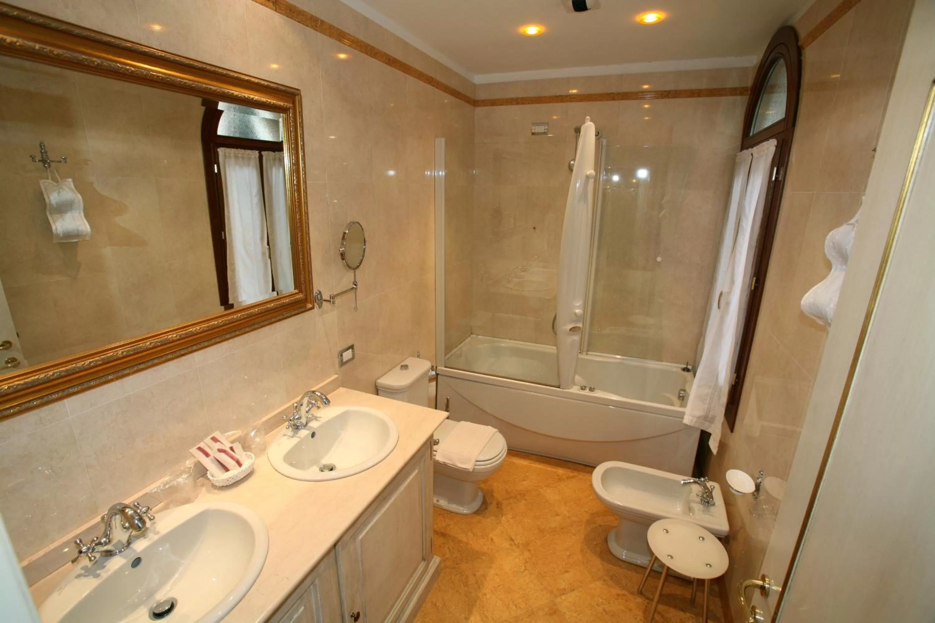 Shower in Locanda Ca' del Brocchi