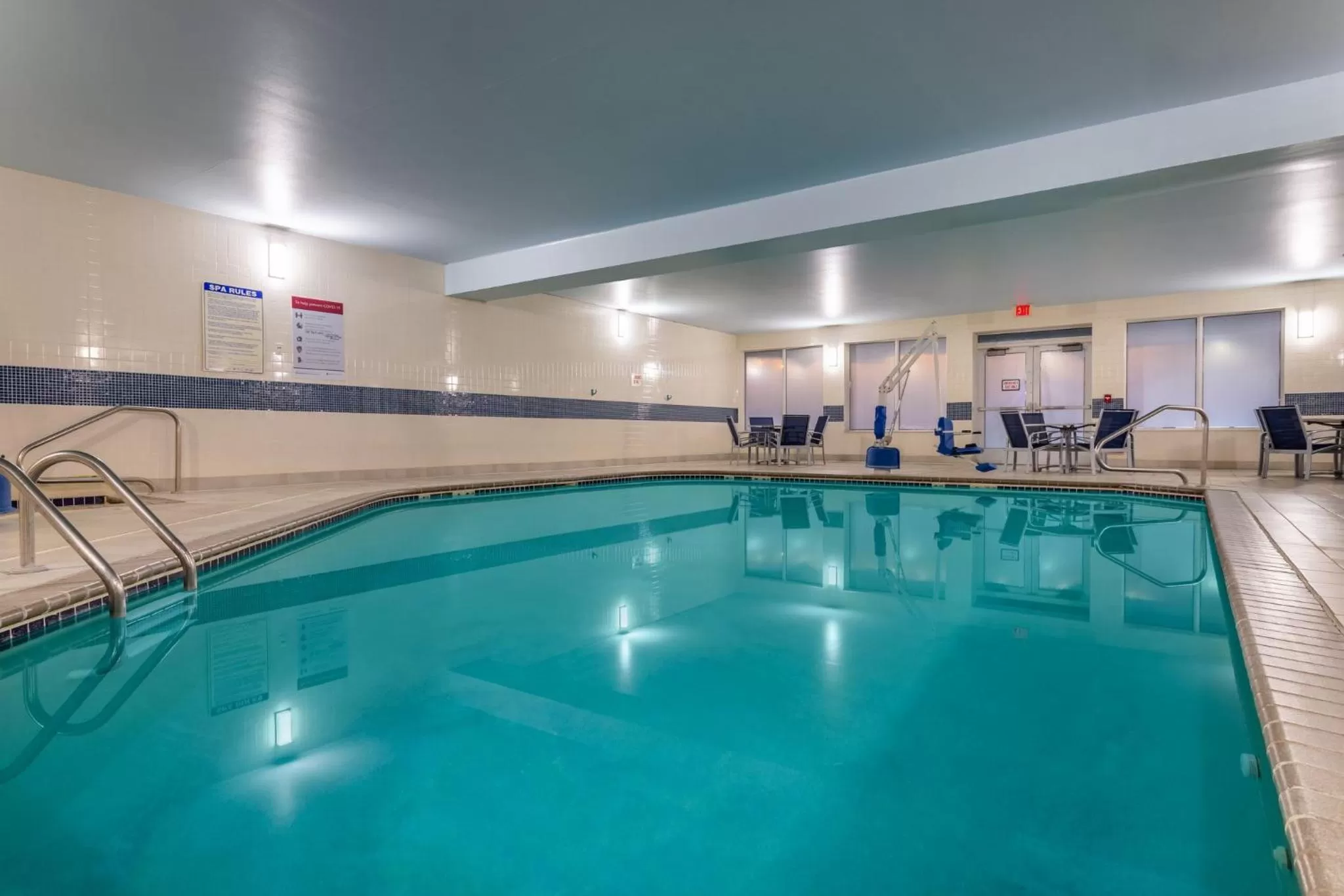 Swimming pool in Holiday Inn Express Hotel & Suites-St. Paul by IHG