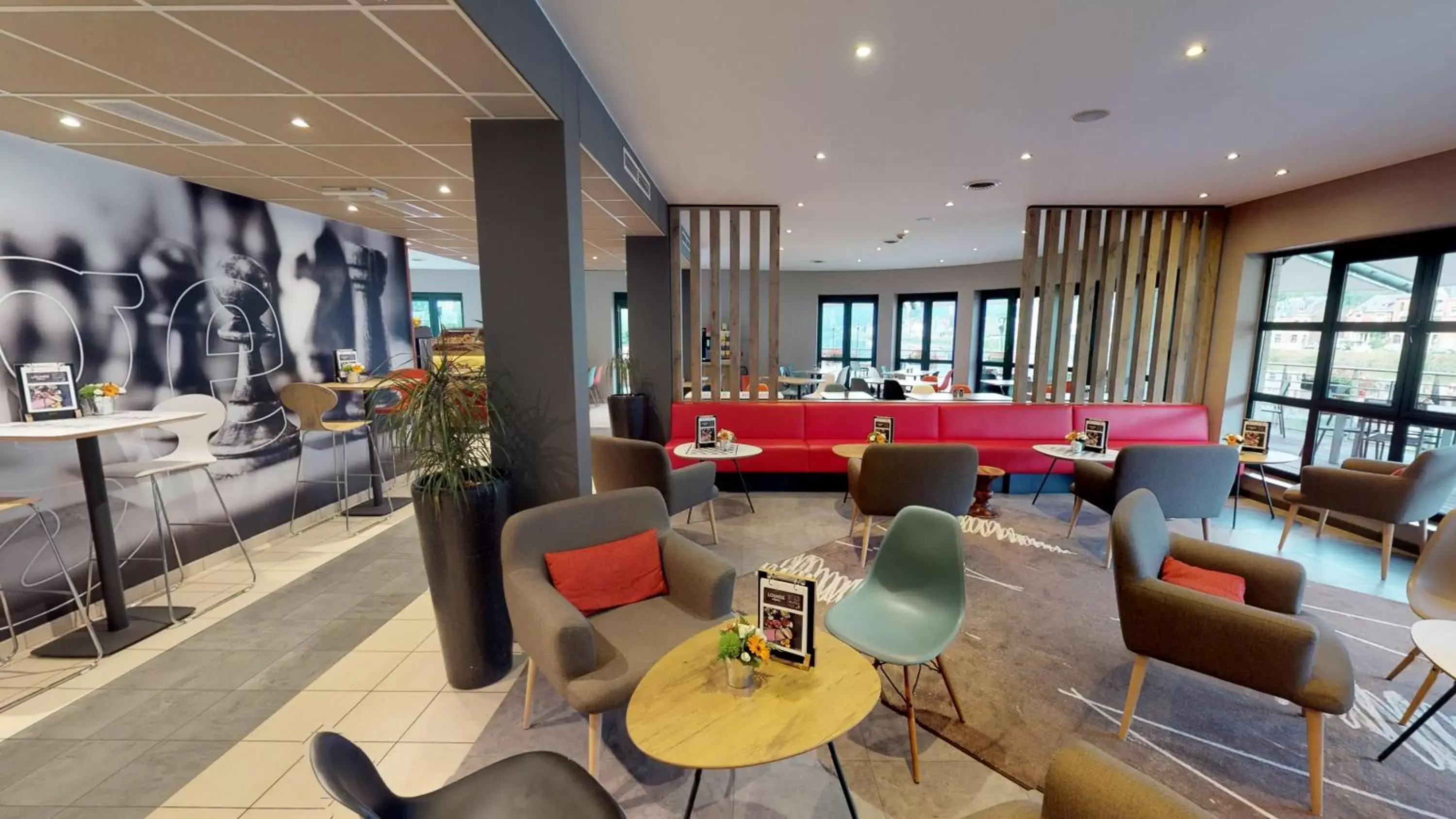 Lounge or bar, Lounge/Bar in ibis Dinant Centre