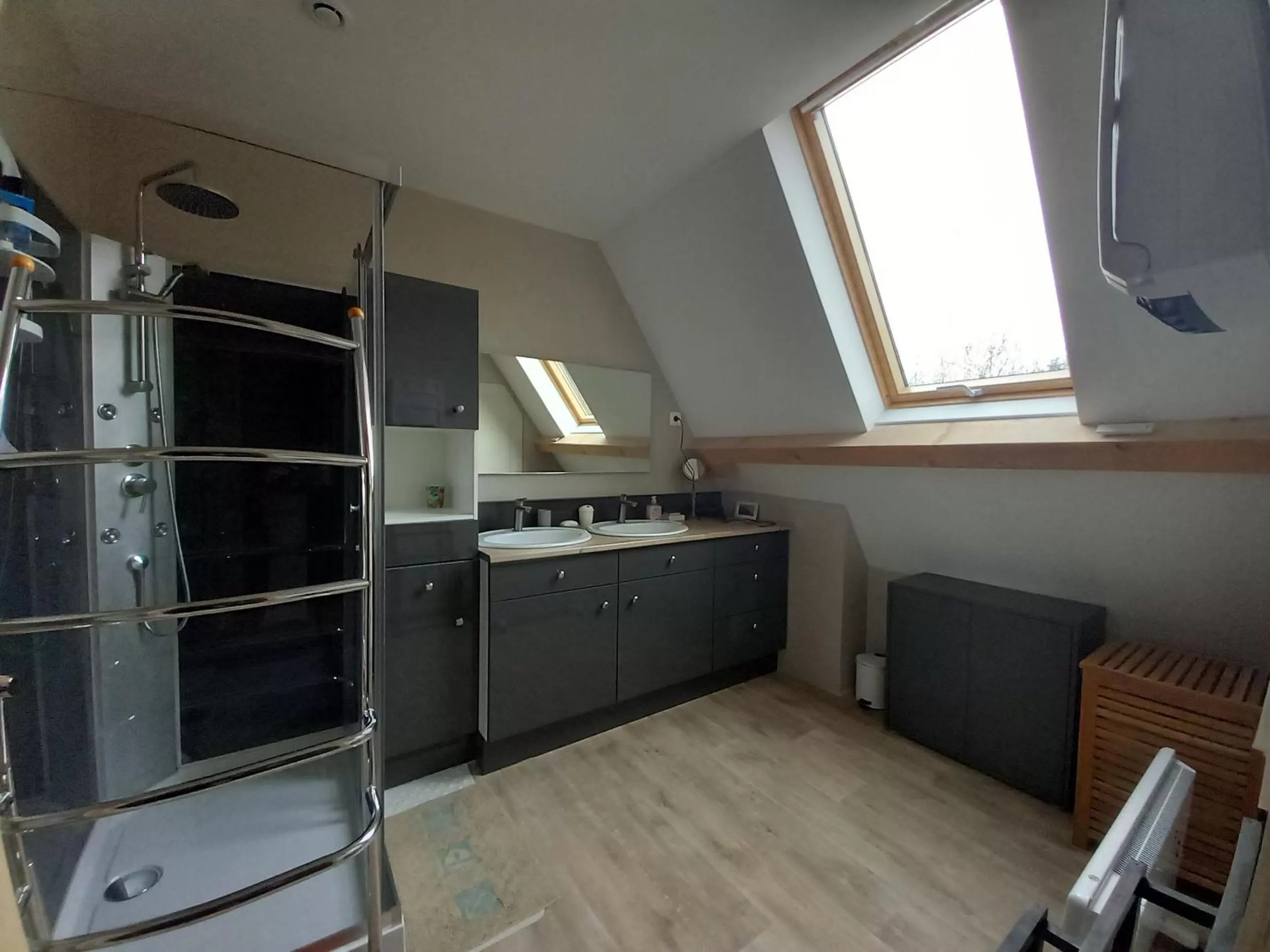 Bathroom, Kitchen/Kitchenette in Au P'tit Versailles