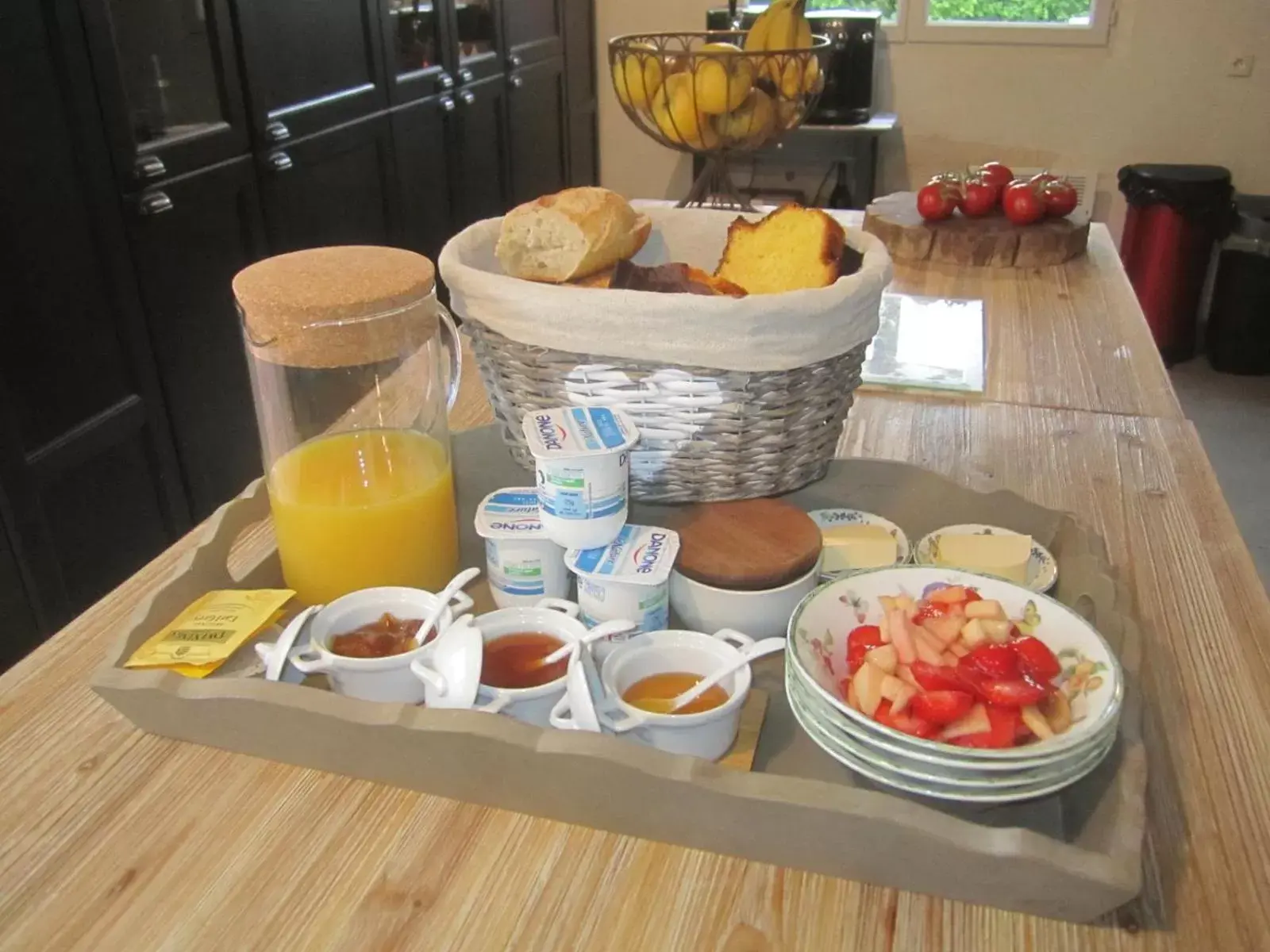 Breakfast in MAS MAURANE-Chambre d'hôte avec SPA privé