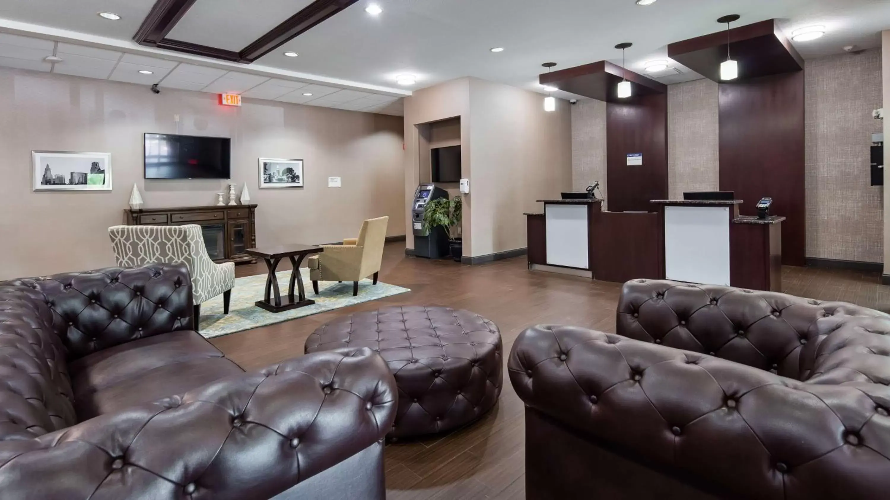 Lobby or reception, Seating Area in Best Western Plus Lee's Summit Hotel & Suites