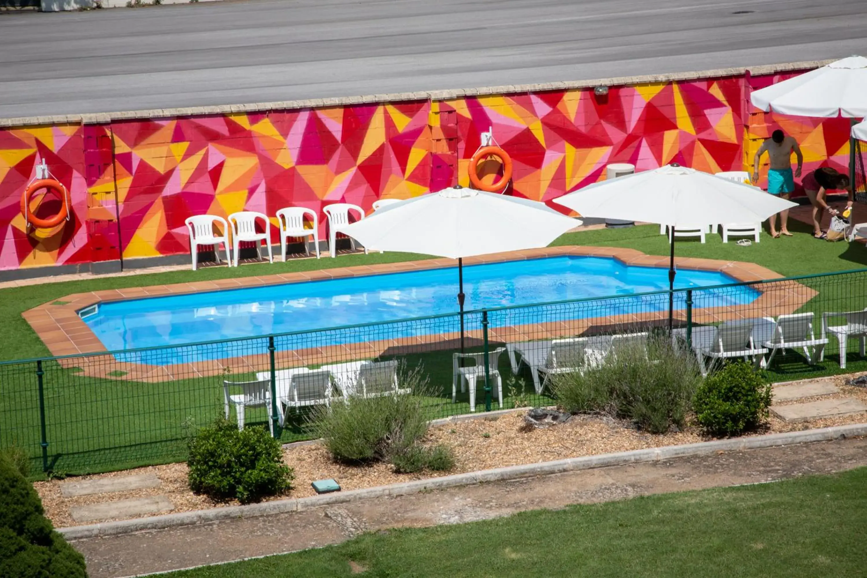 Swimming pool in Hotel Restaurante Cadosa