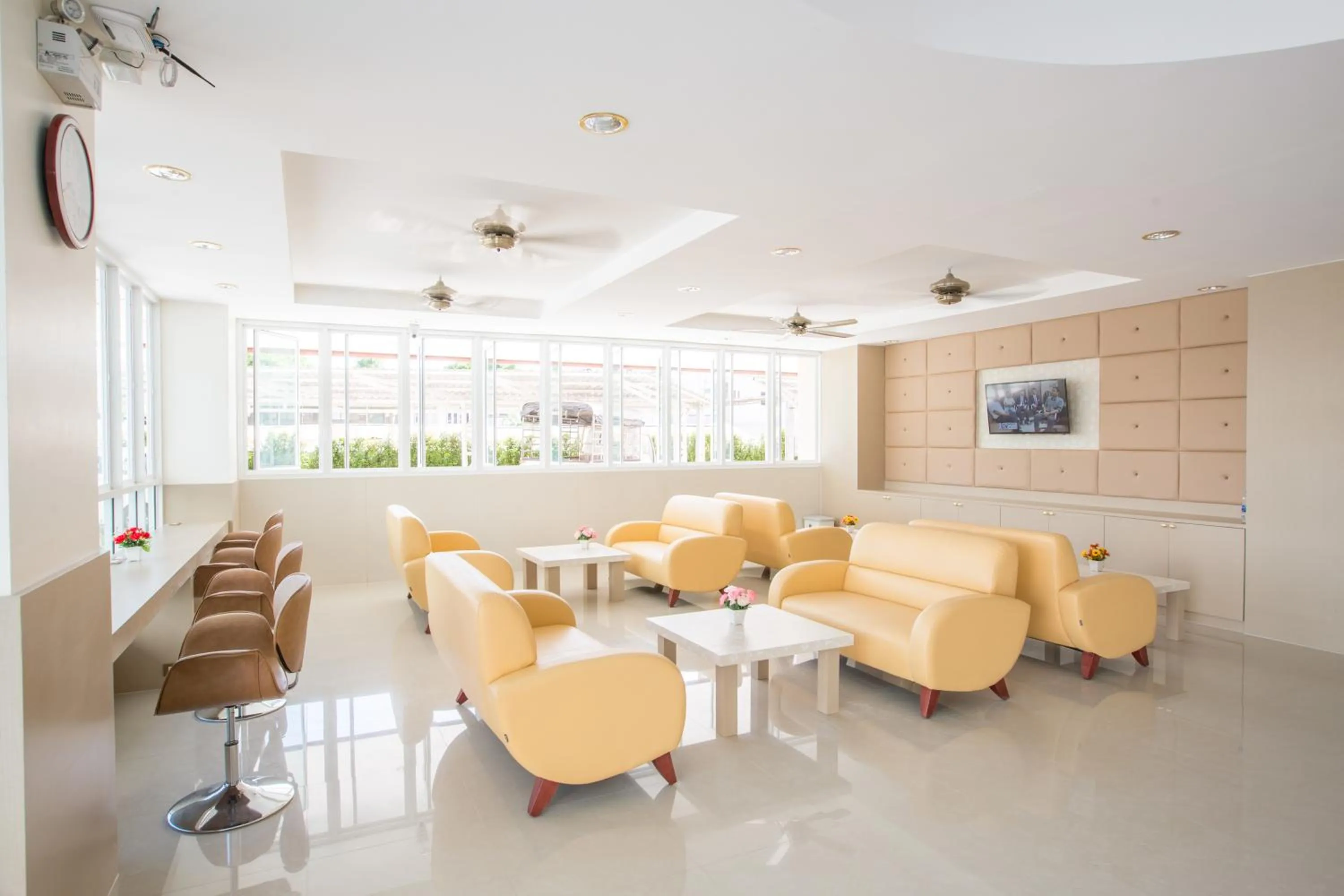 Restaurant/places to eat in P.A. Thani Hotel