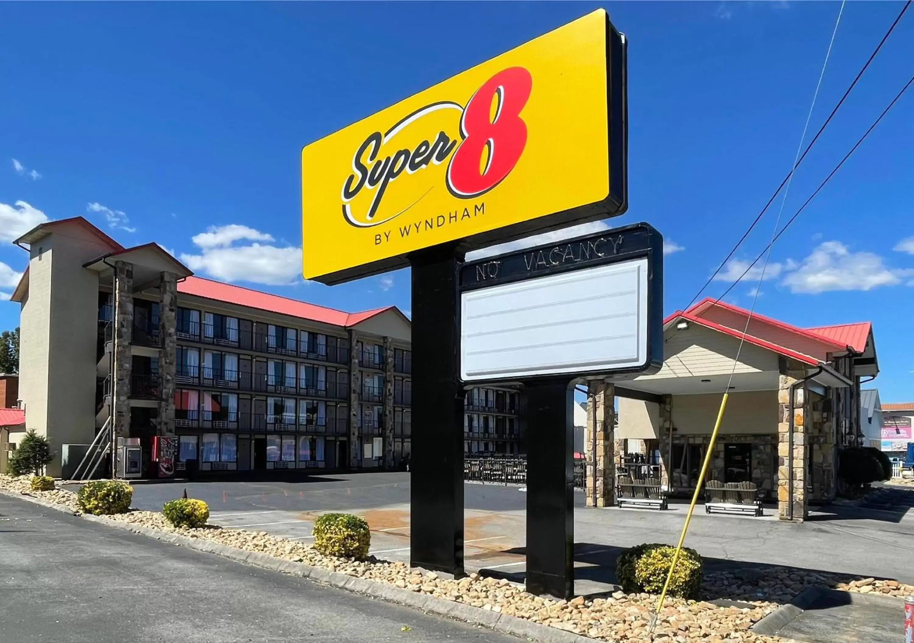 Property building in Super 8 by Wyndham Pigeon Forge Downtown Property building in Super 8 by Wyndham Pigeon Forge Downtown