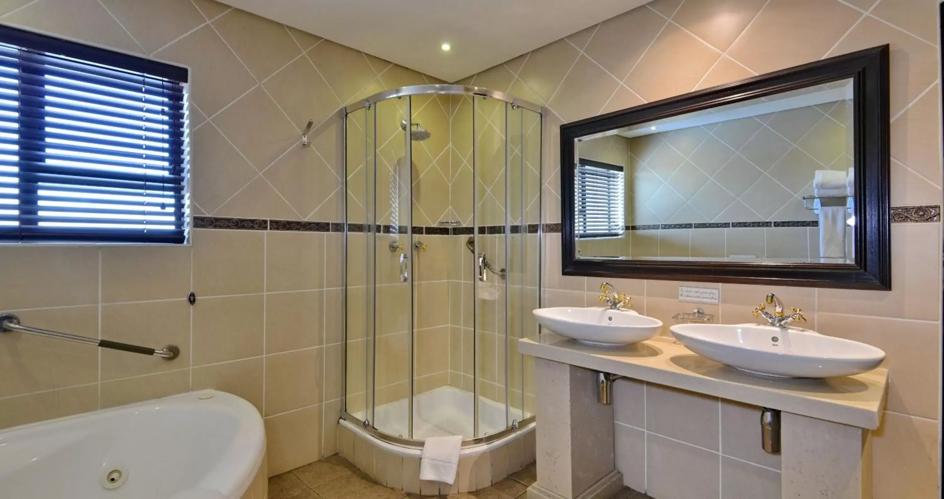 Bathroom in ANEW Hotel Witbank Emalahleni