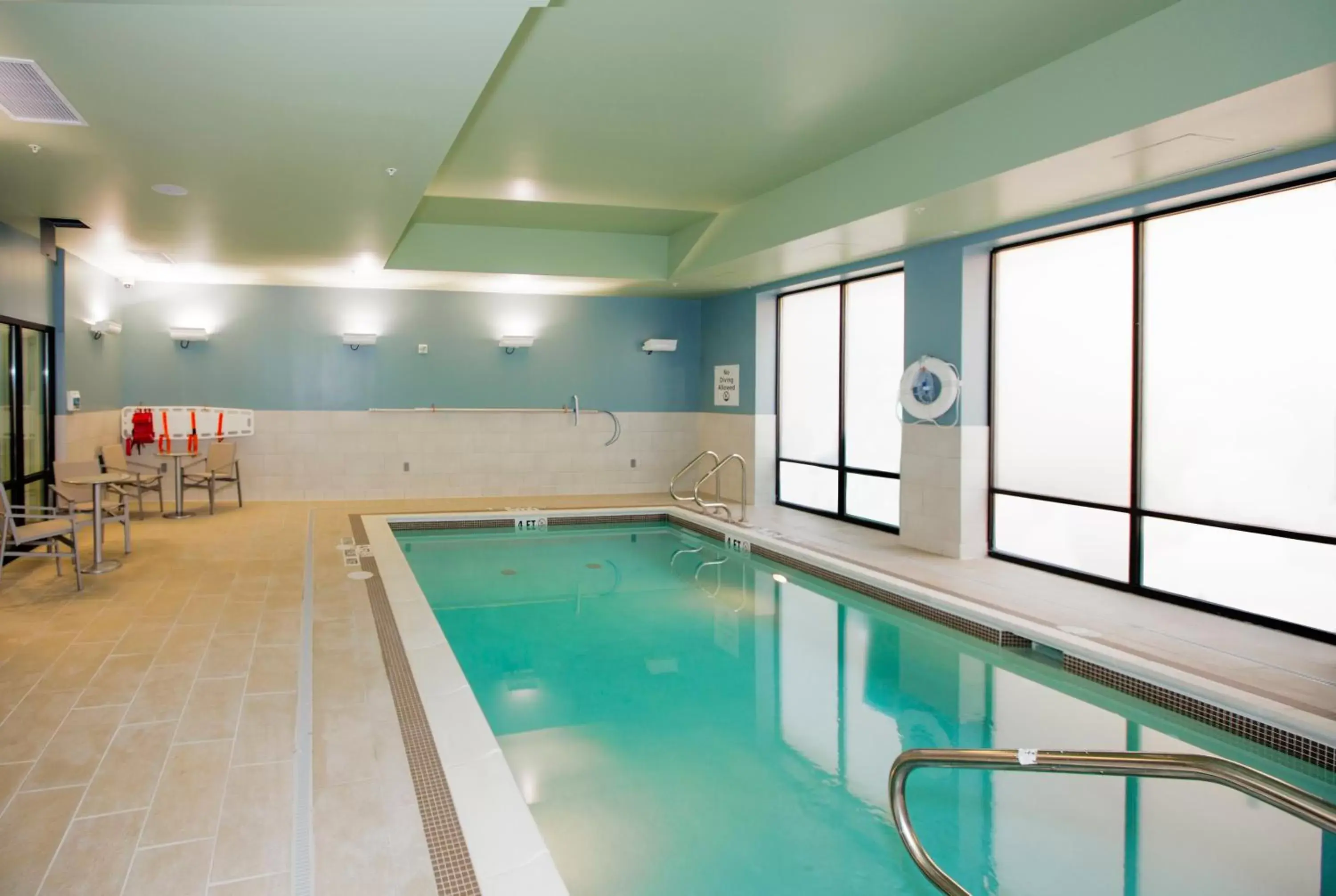 Swimming Pool in Holiday Inn Express & Suites Pittsburgh North Shore, an IHG Hotel